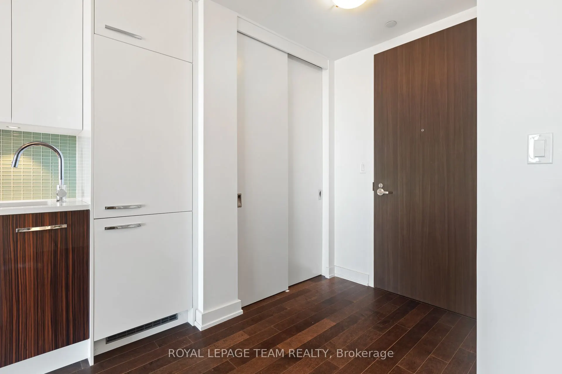 111 Champagne Avenue S #1506