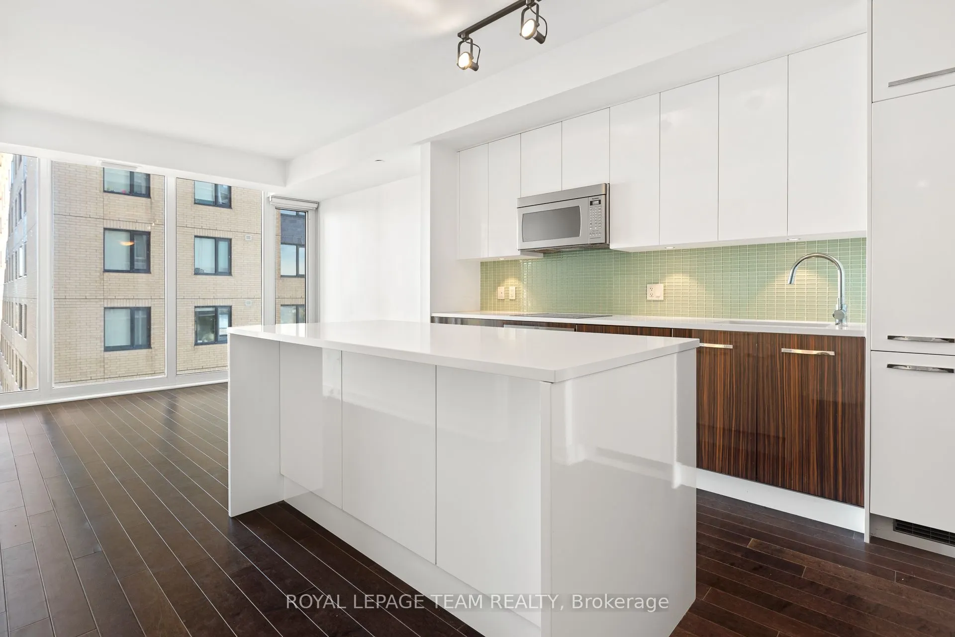 111 Champagne Avenue S #1506