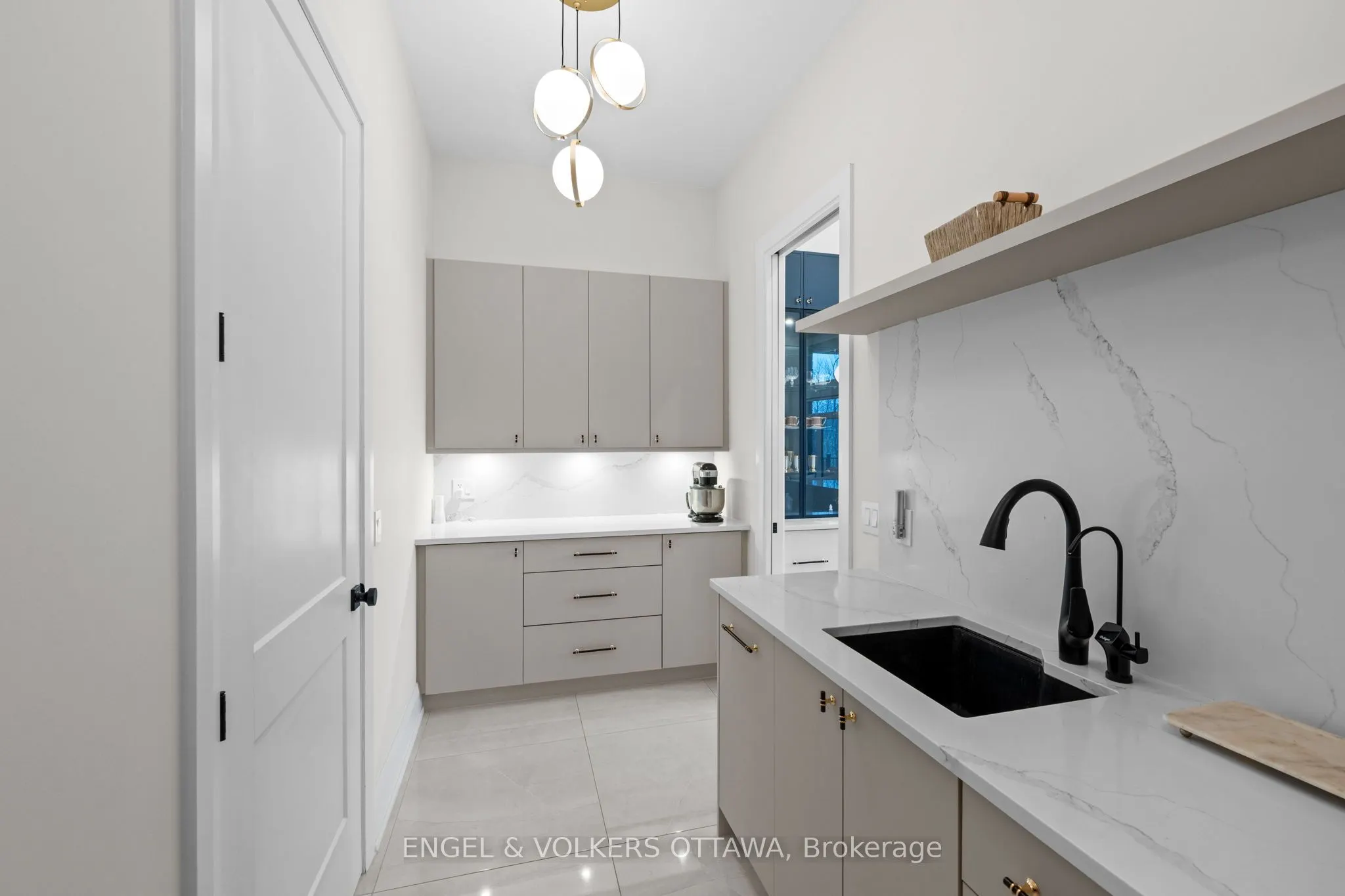 1600 Nightshade Place