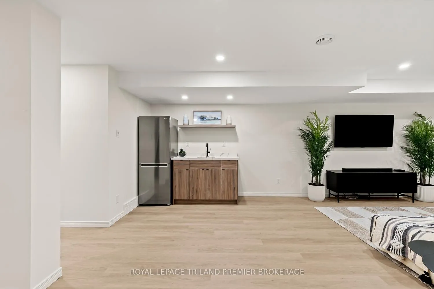 215 North Centre Road #20