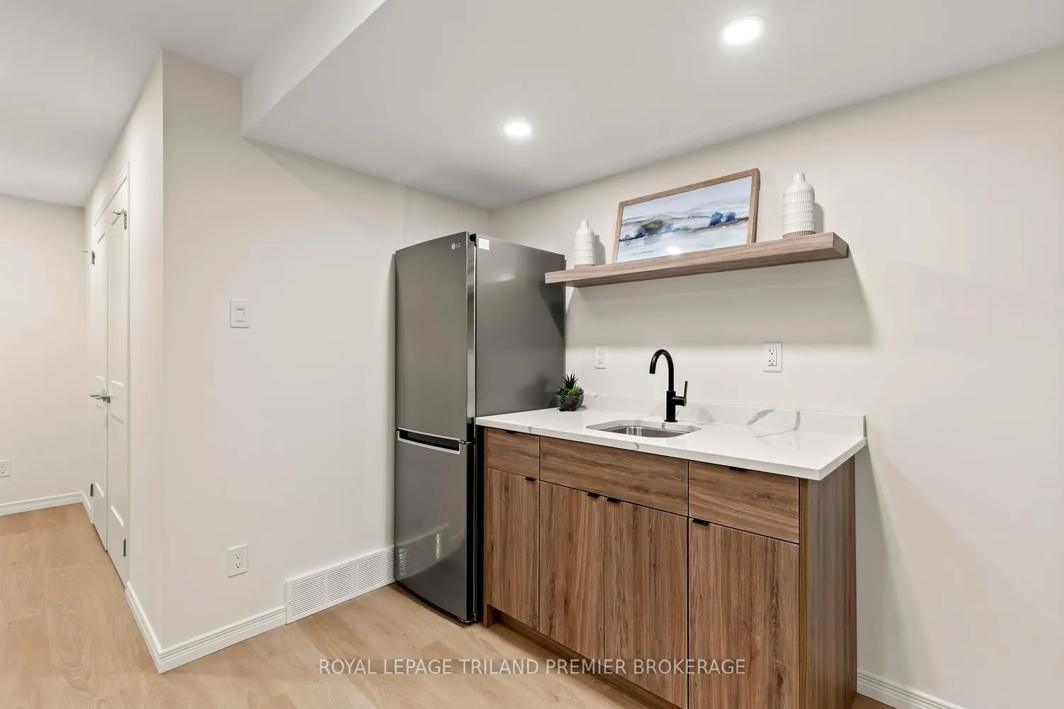 215 North Centre Road #20