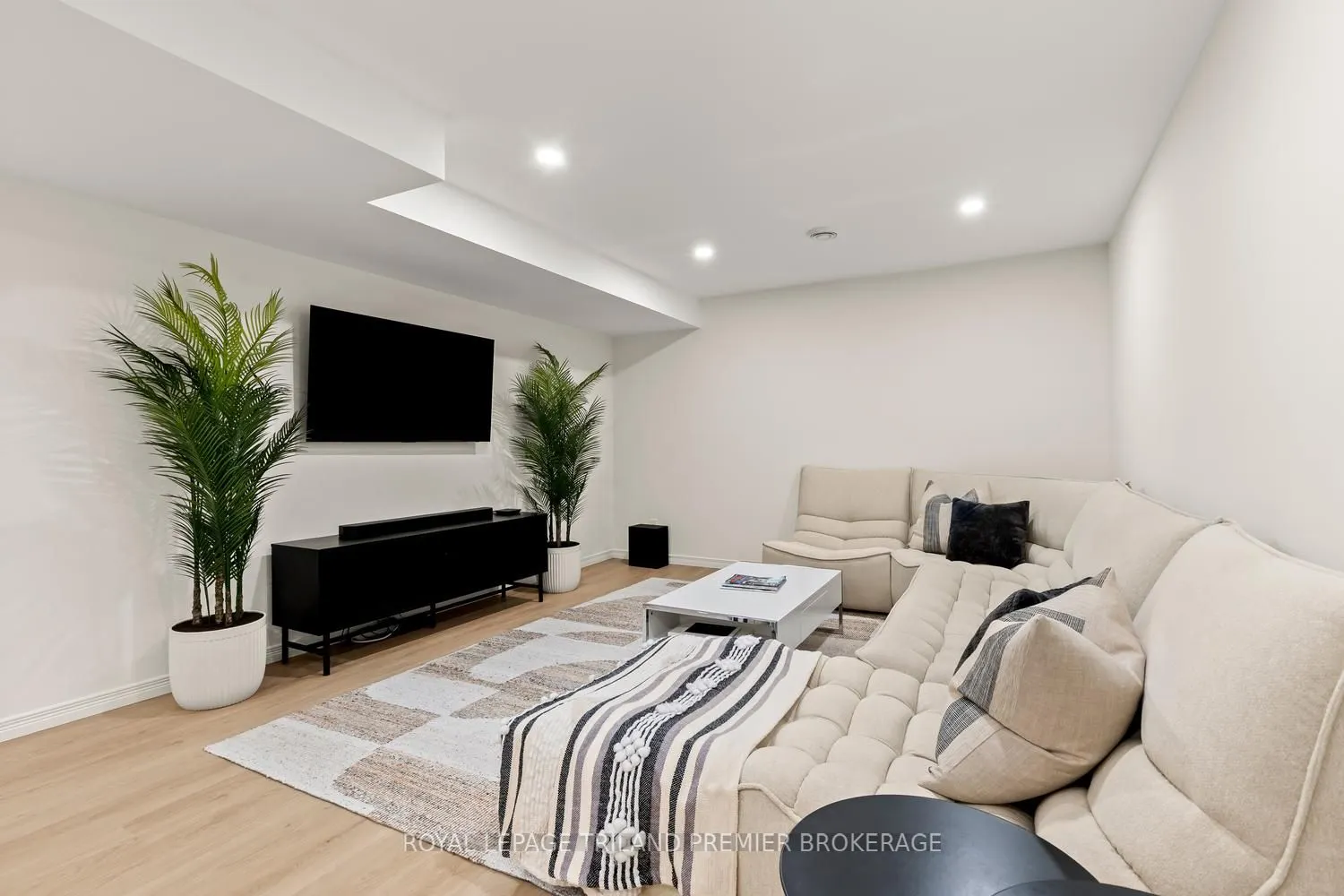 215 North Centre Road #20