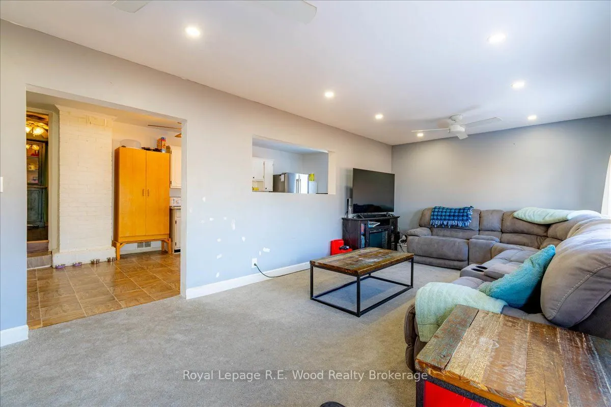 44 Stover Street N
