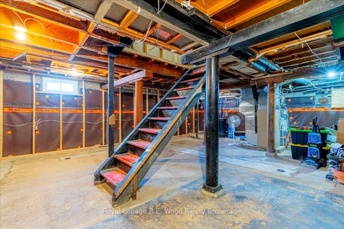 44 Stover Street N