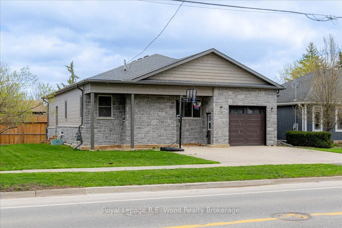 44 Stover Street N