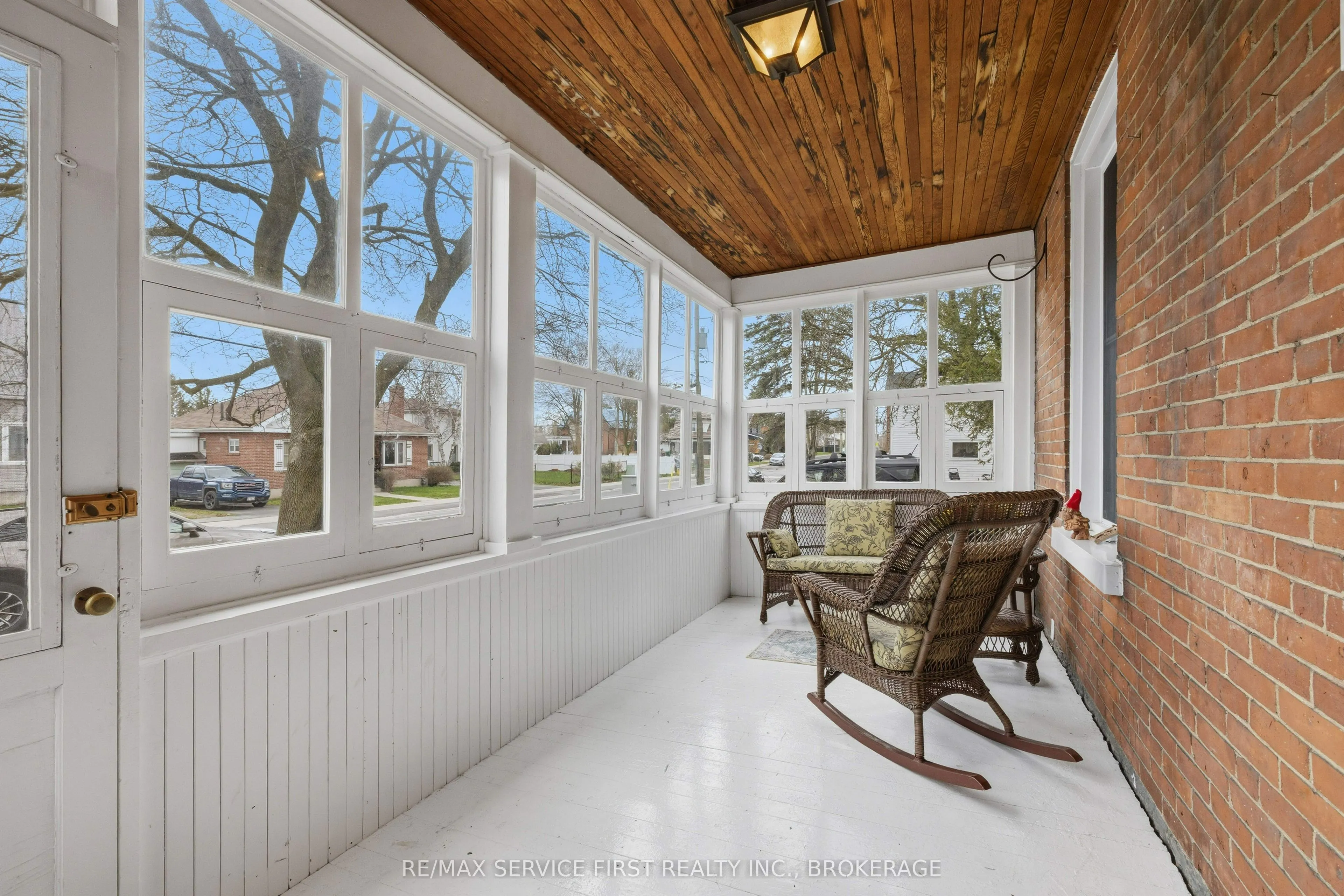 15 Graham Street E