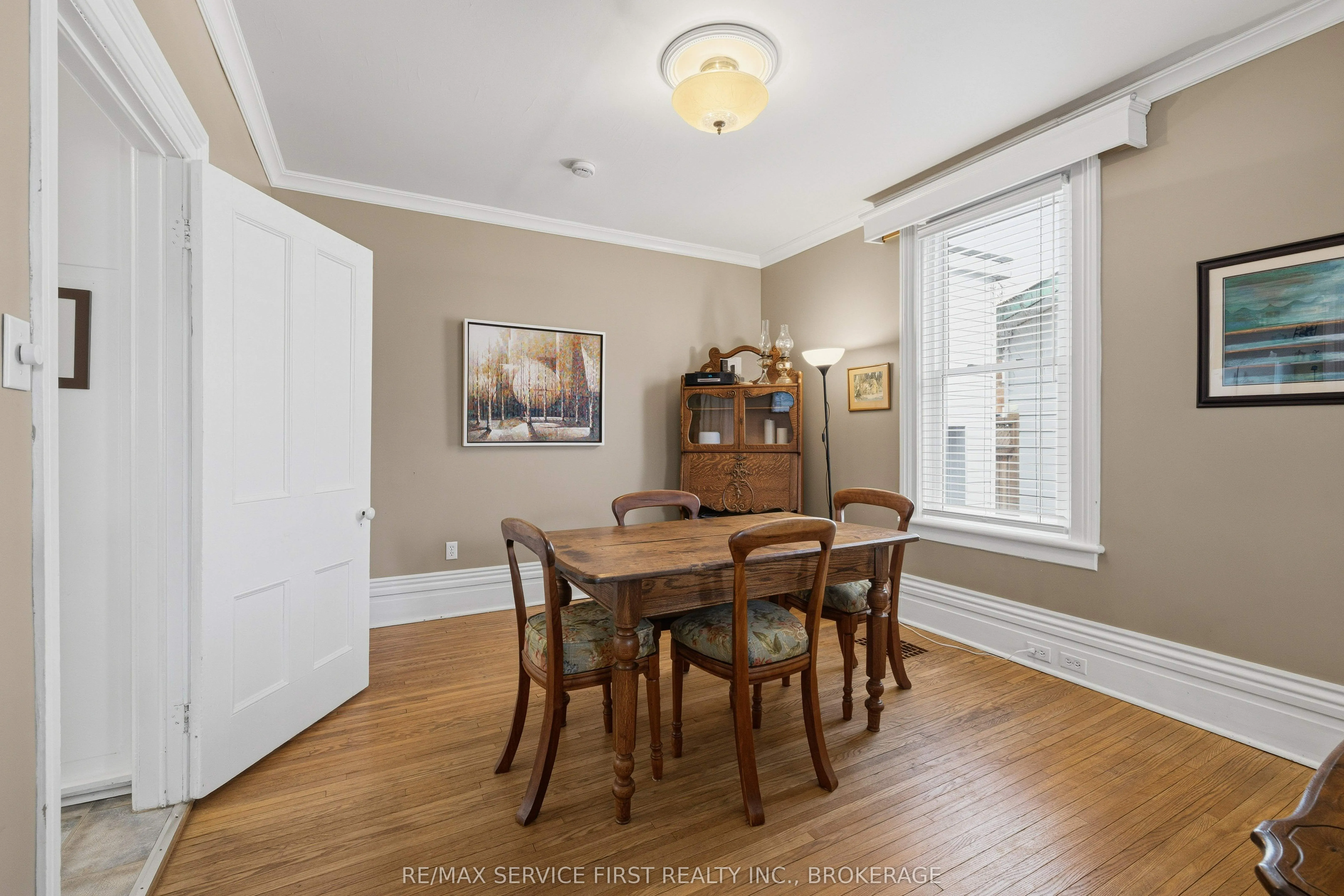 15 Graham Street E