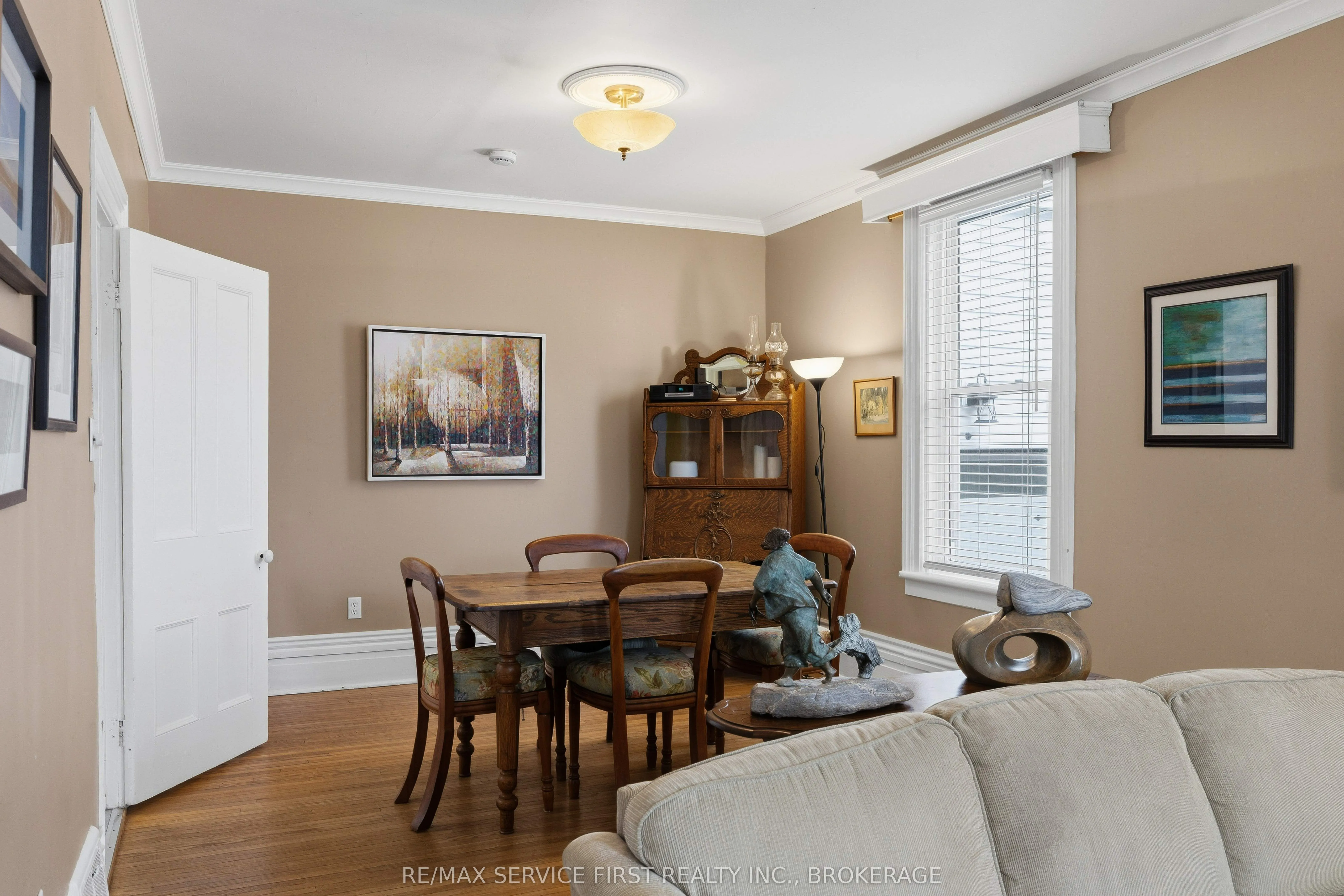 15 Graham Street E