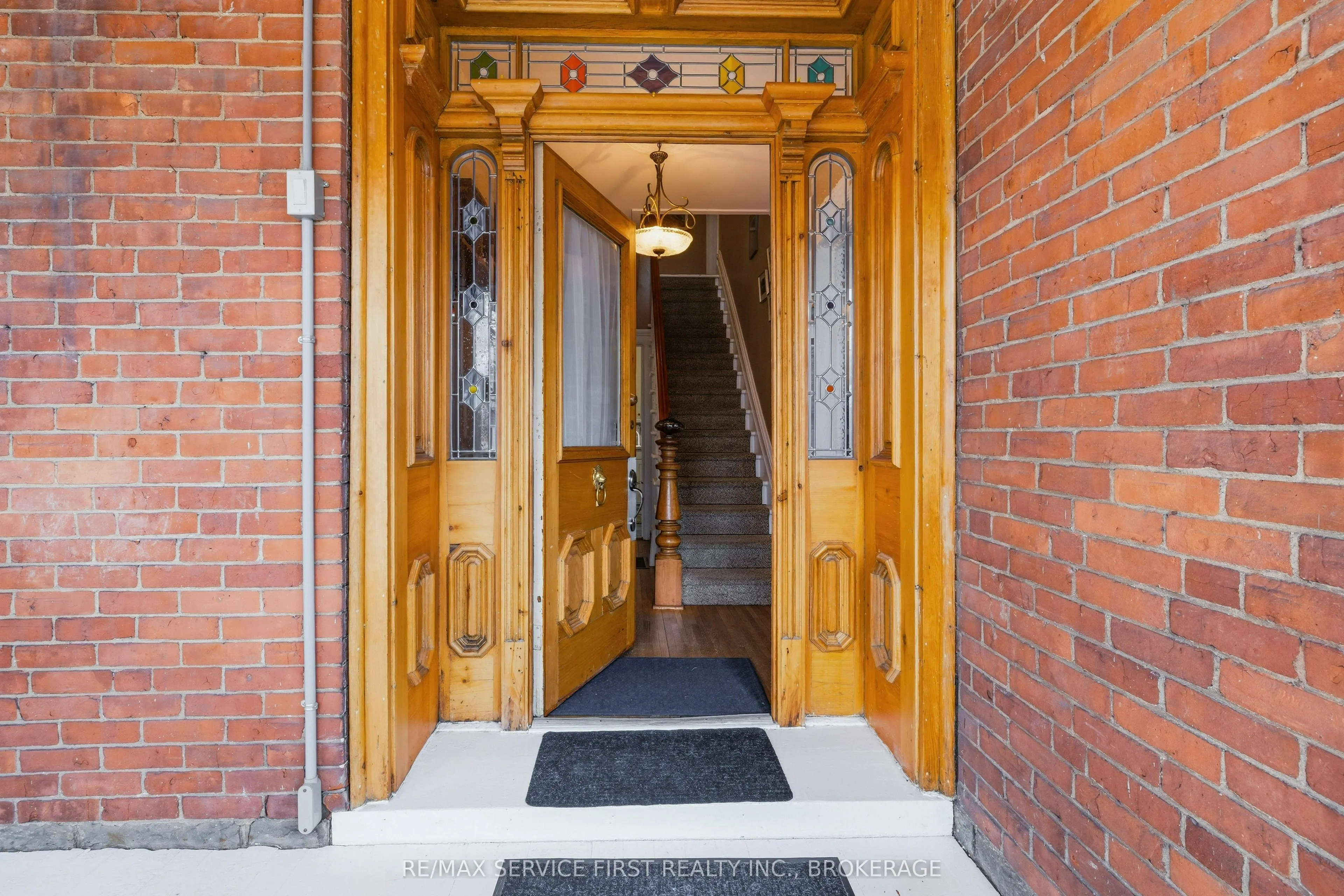 15 Graham Street E