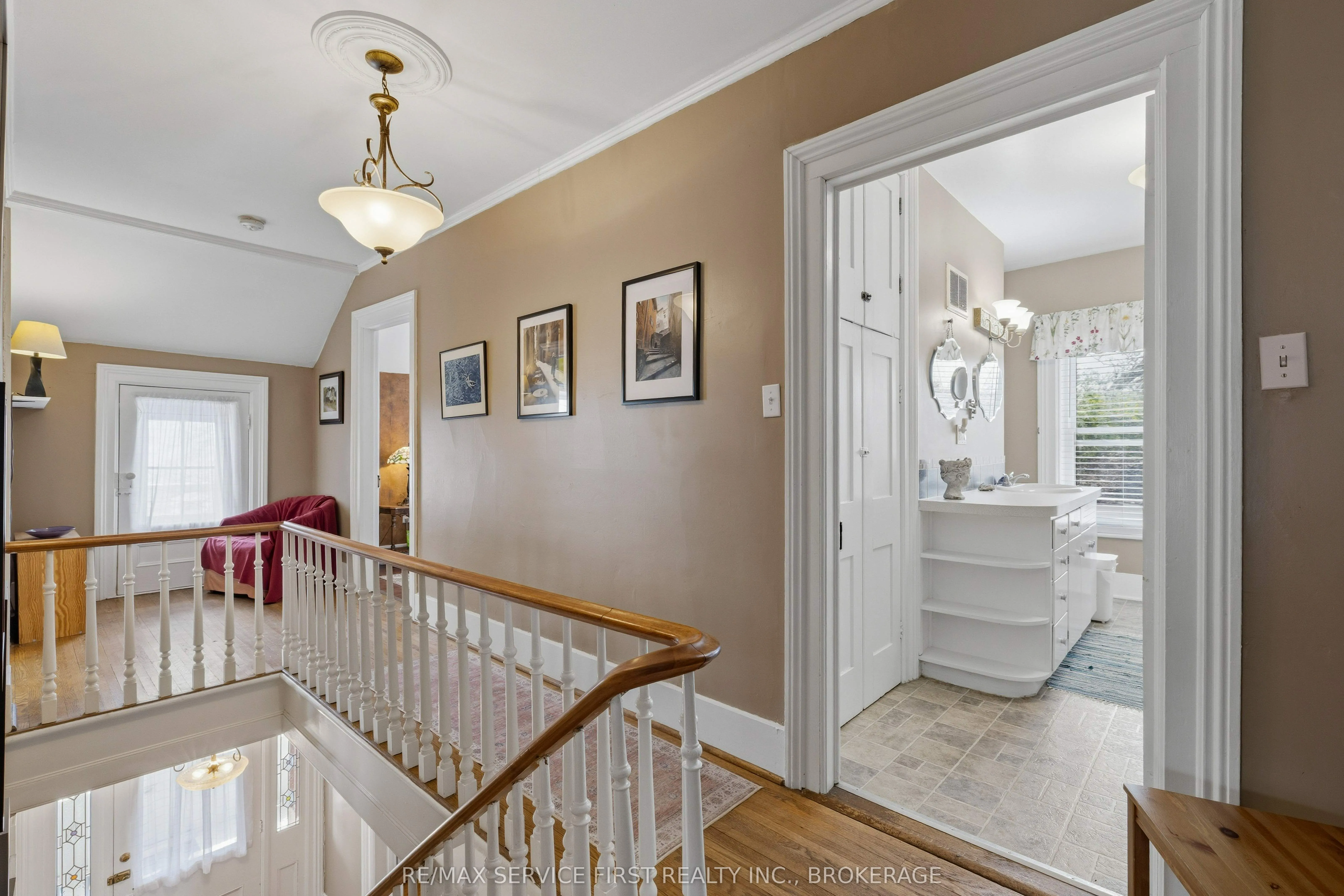 15 Graham Street E