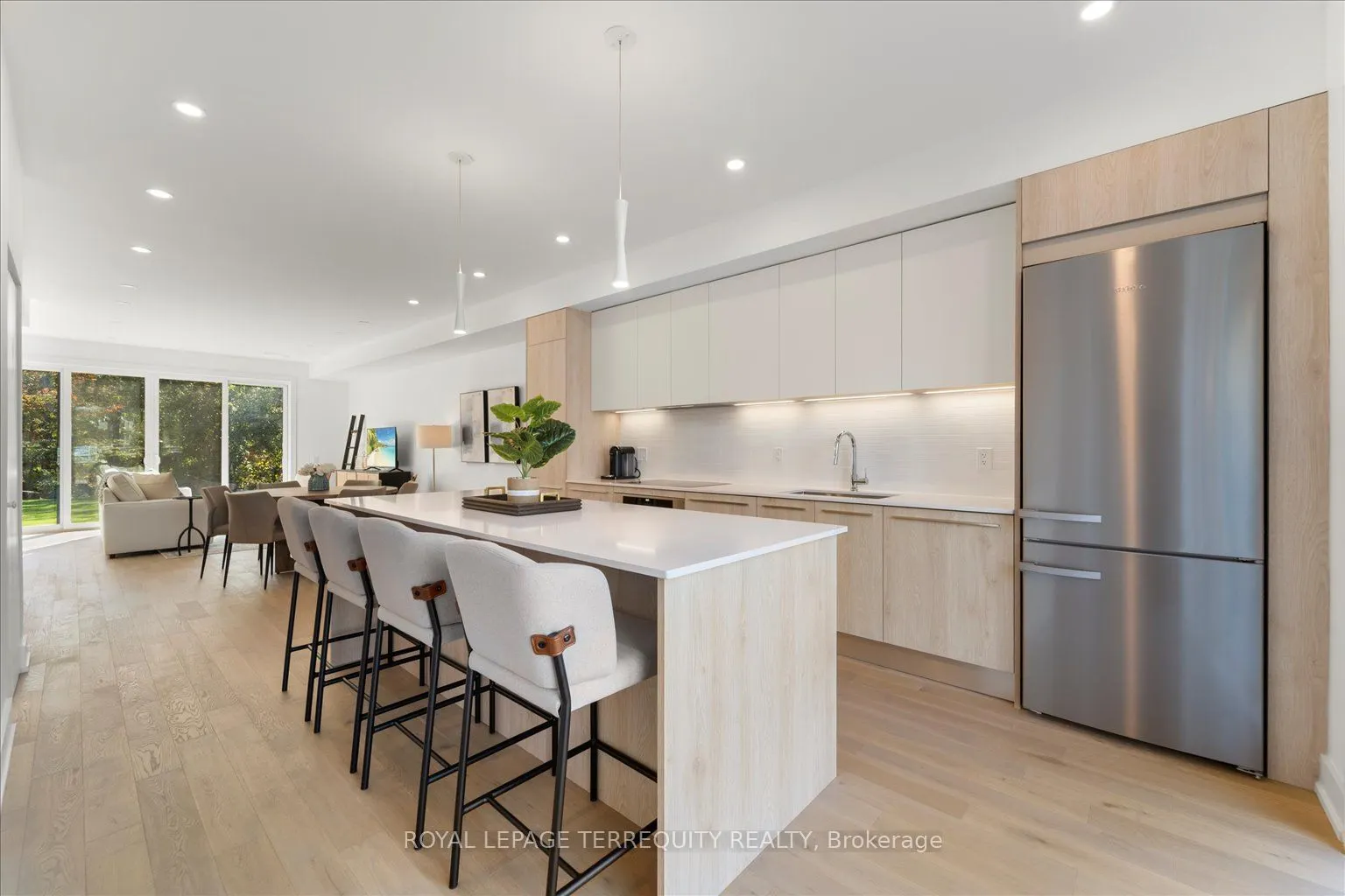 37 Rockmount Crescent