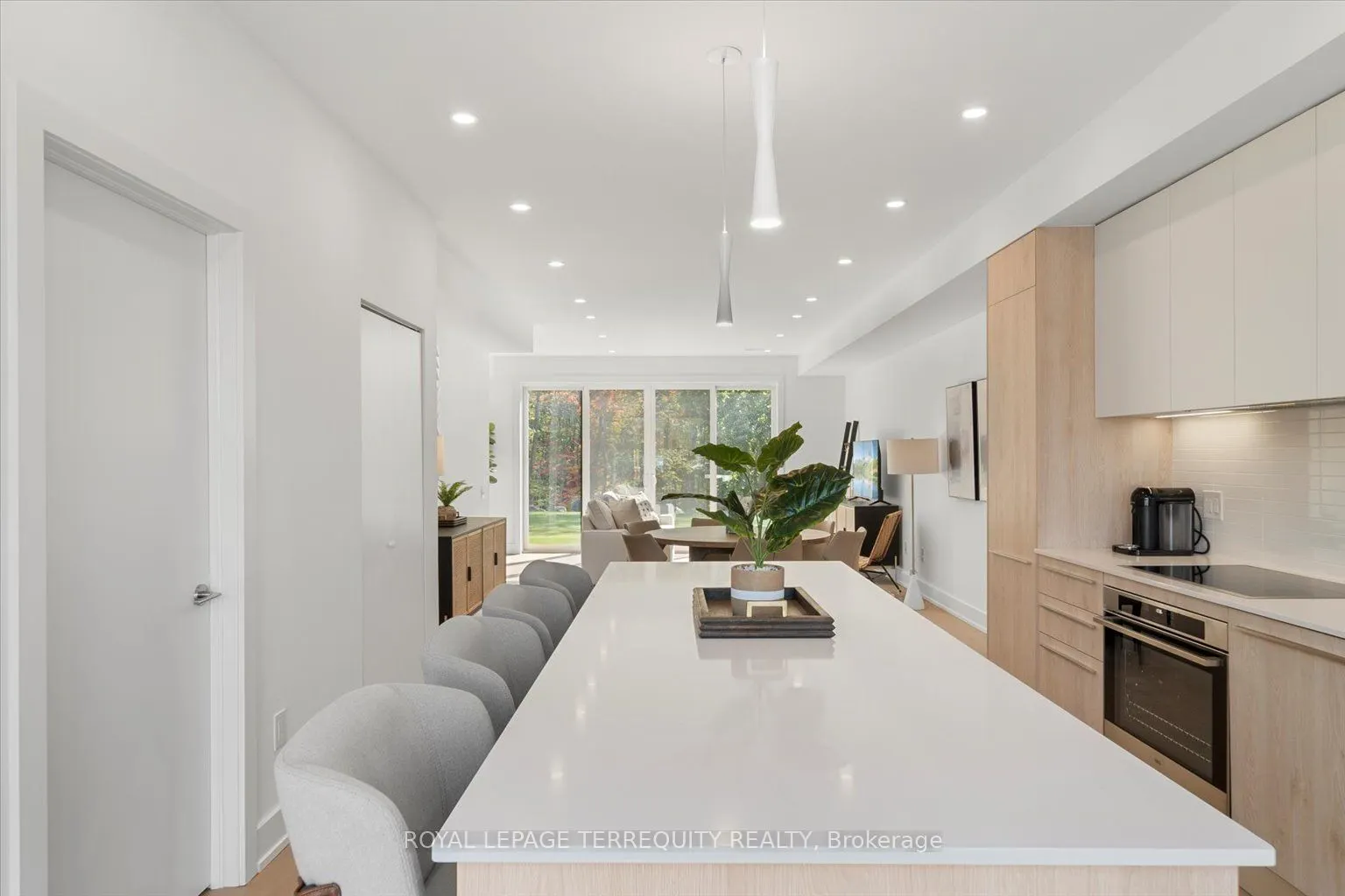 37 Rockmount Crescent