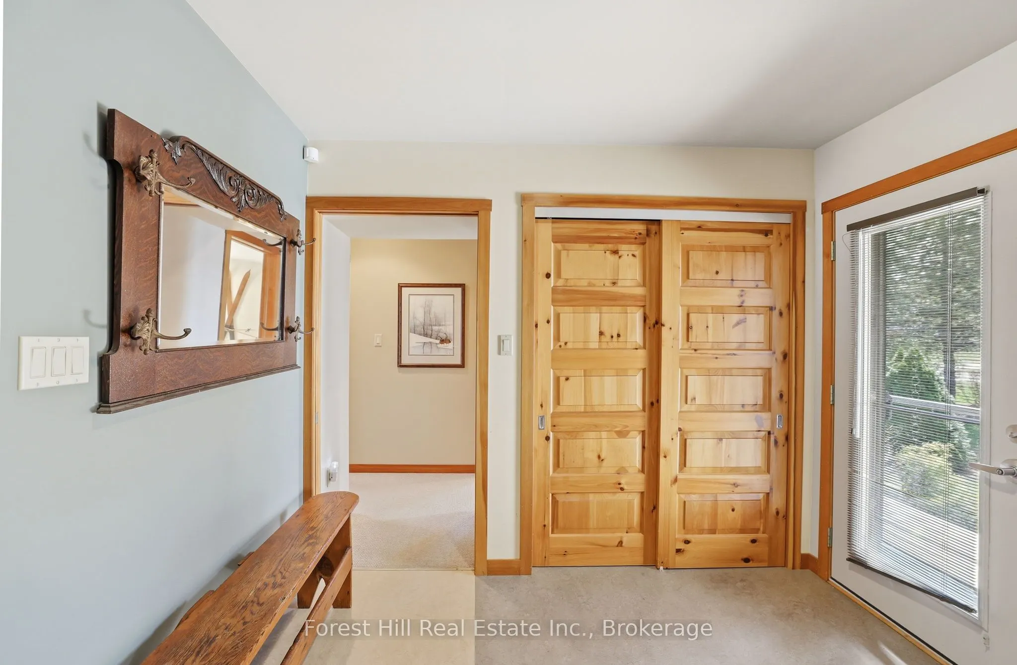 295 Lakeshore Road N