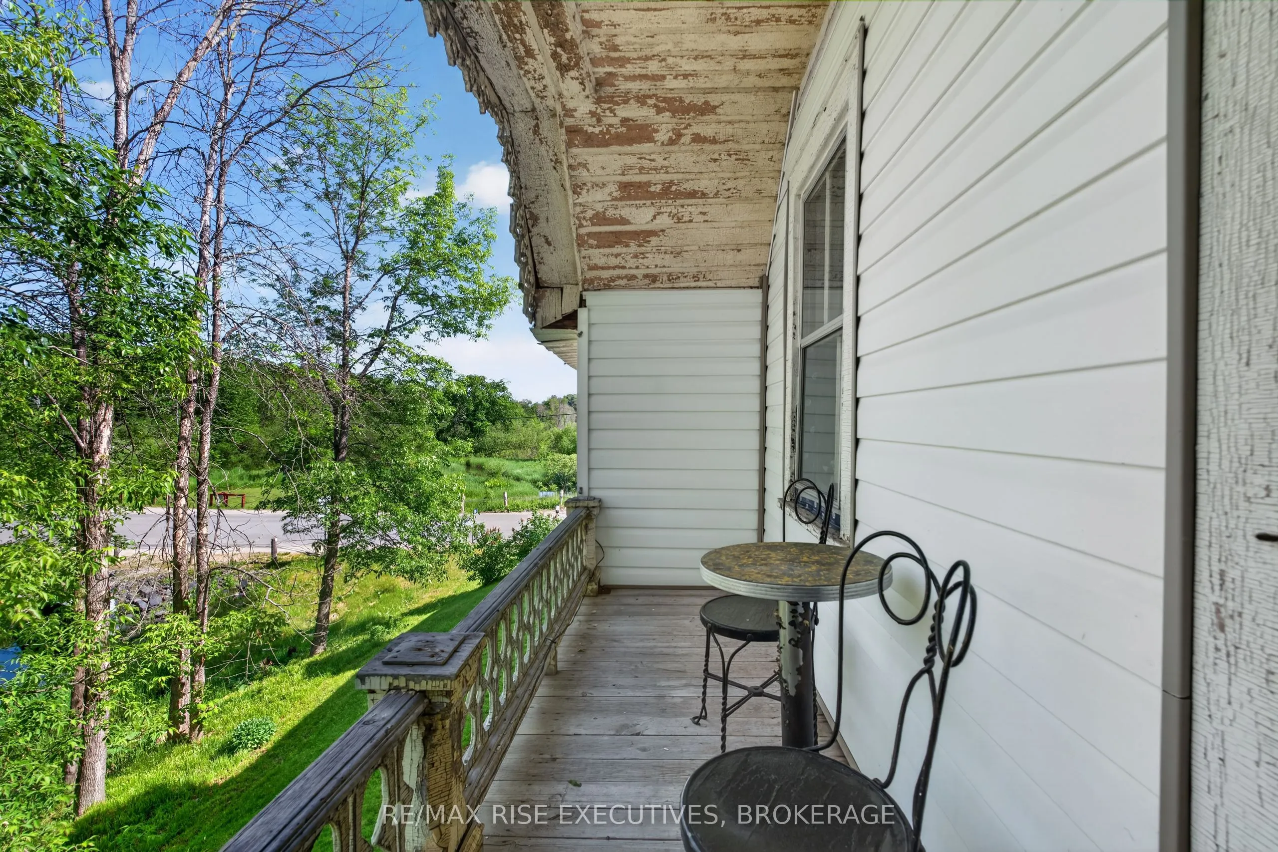 16 Westport Road