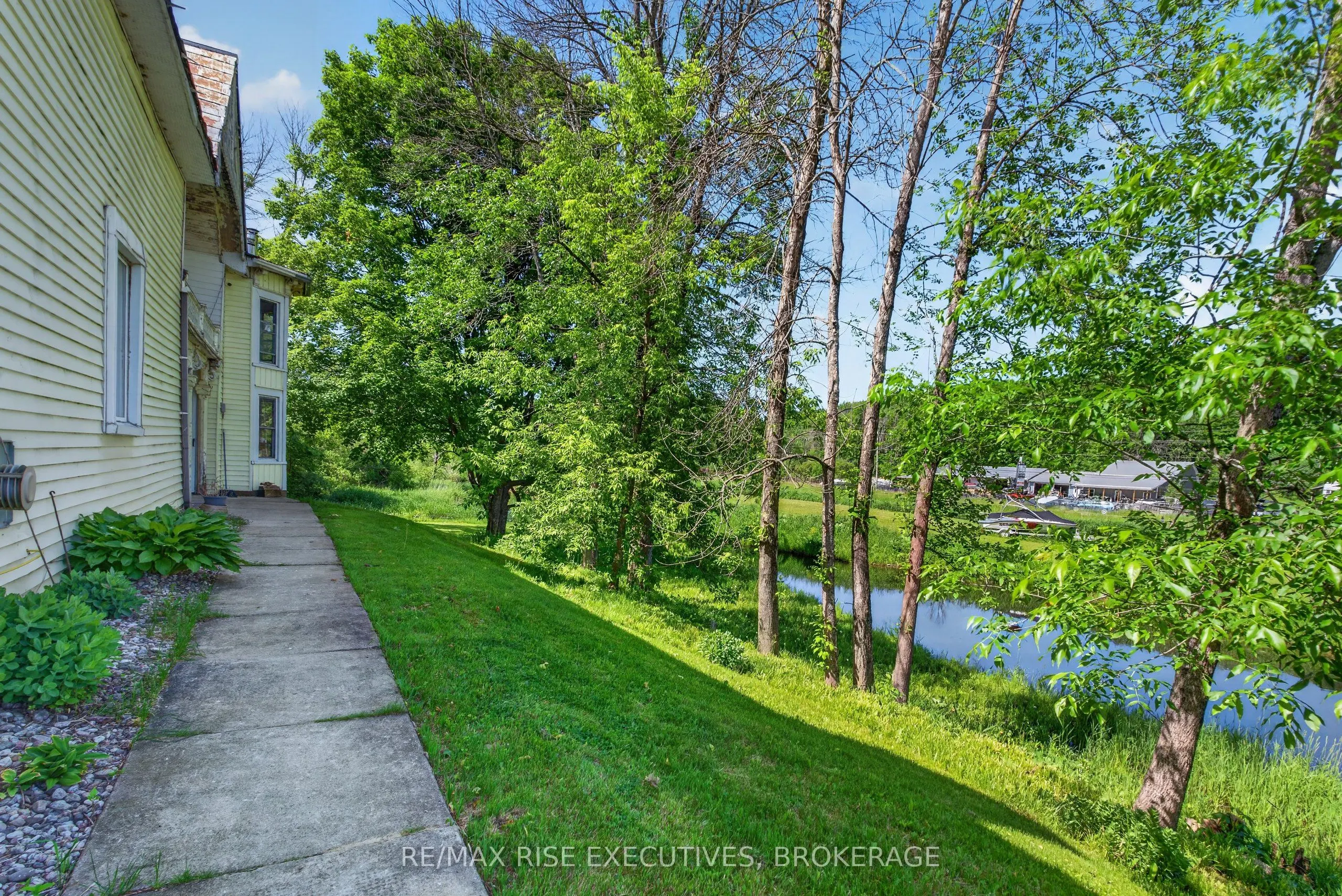 16 Westport Road