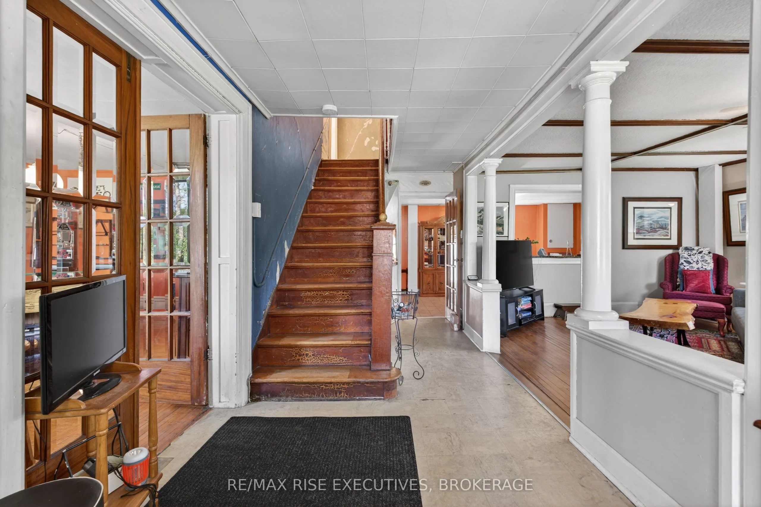 16 Westport Road