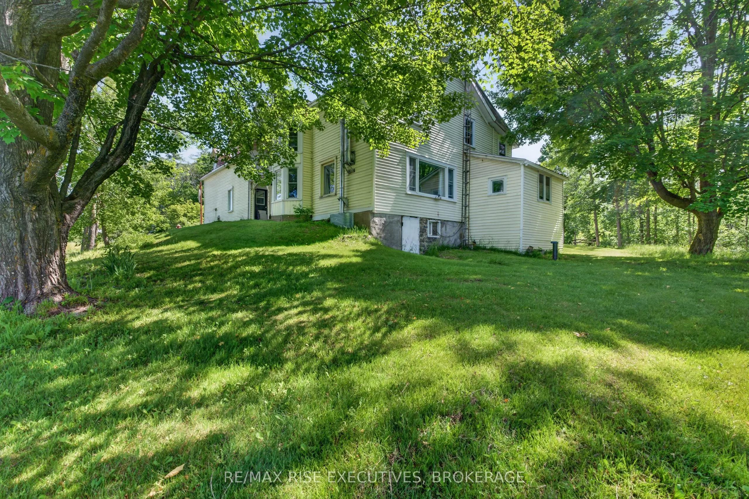 16 Westport Road