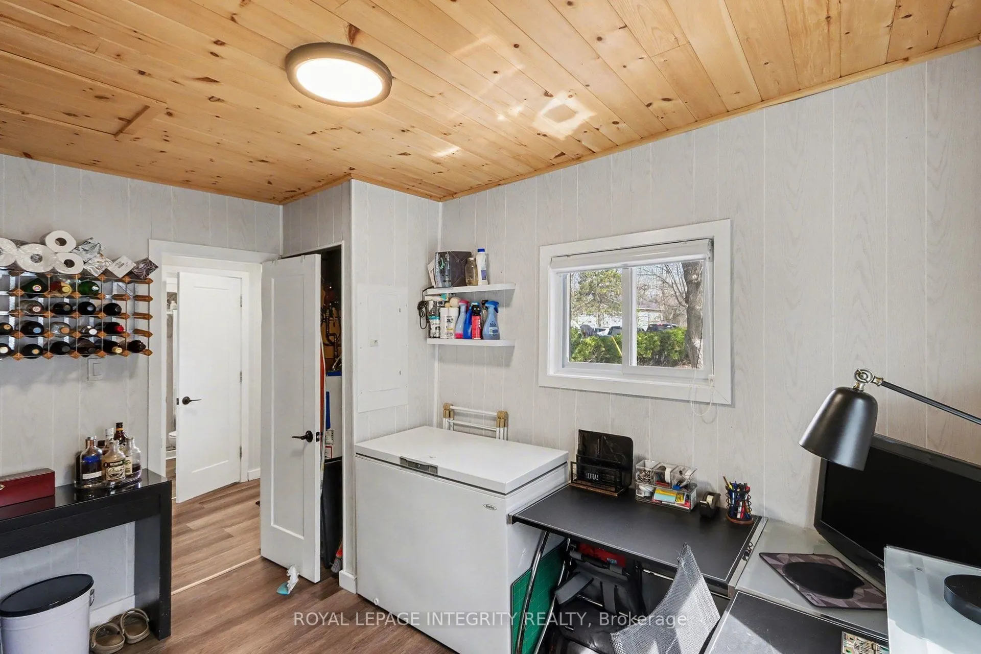 109 Rideau Street S