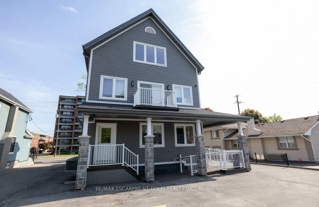 19 KING Street W