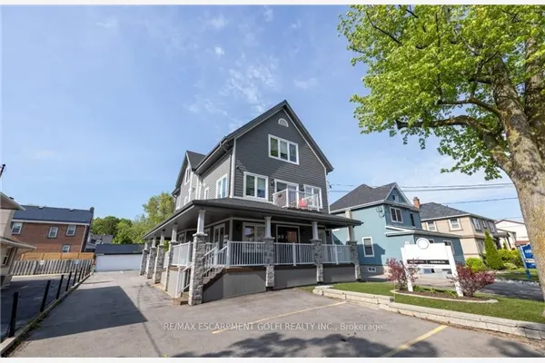 19 KING Street W
