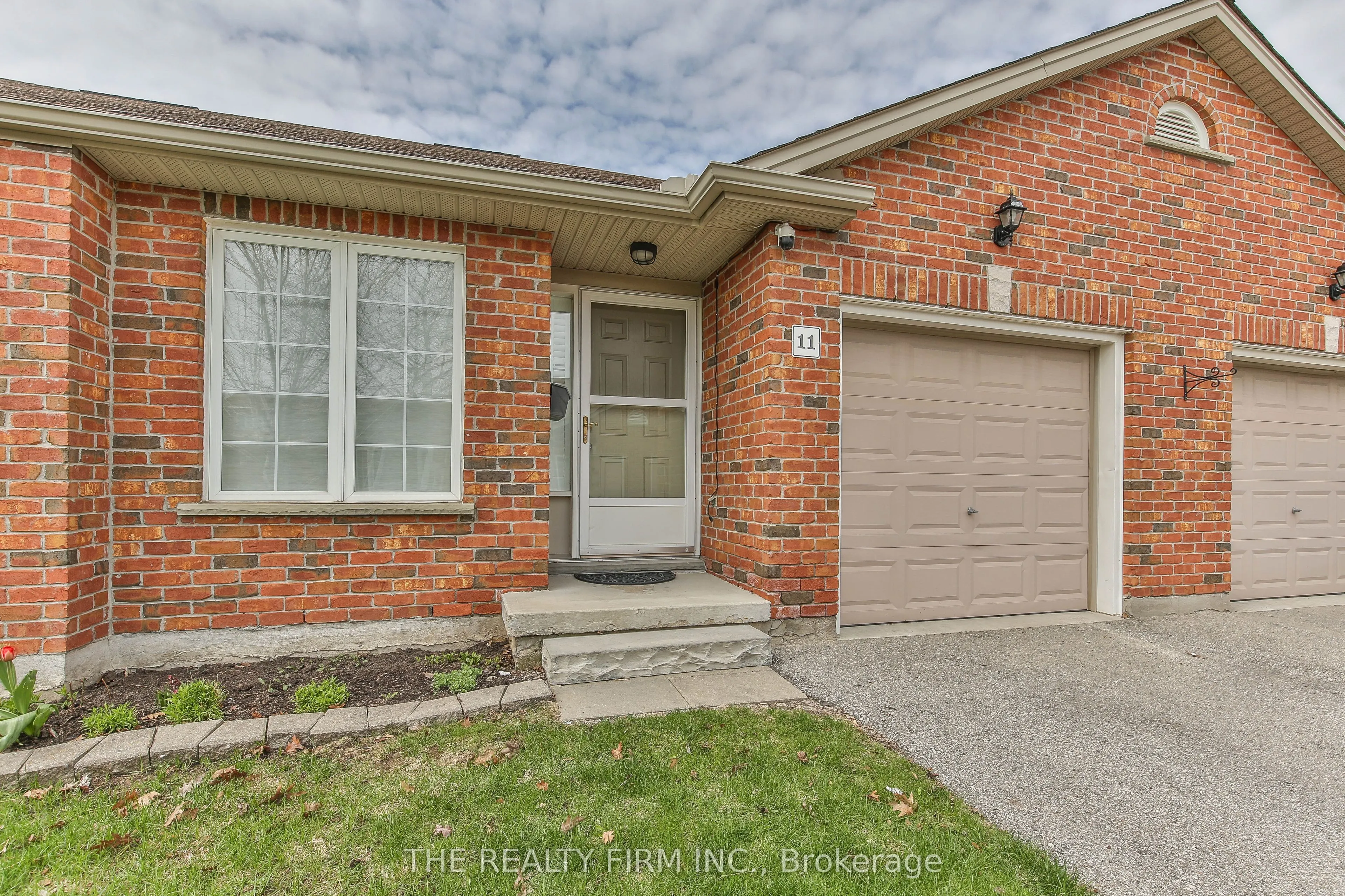 100 Stroud Crescent #11