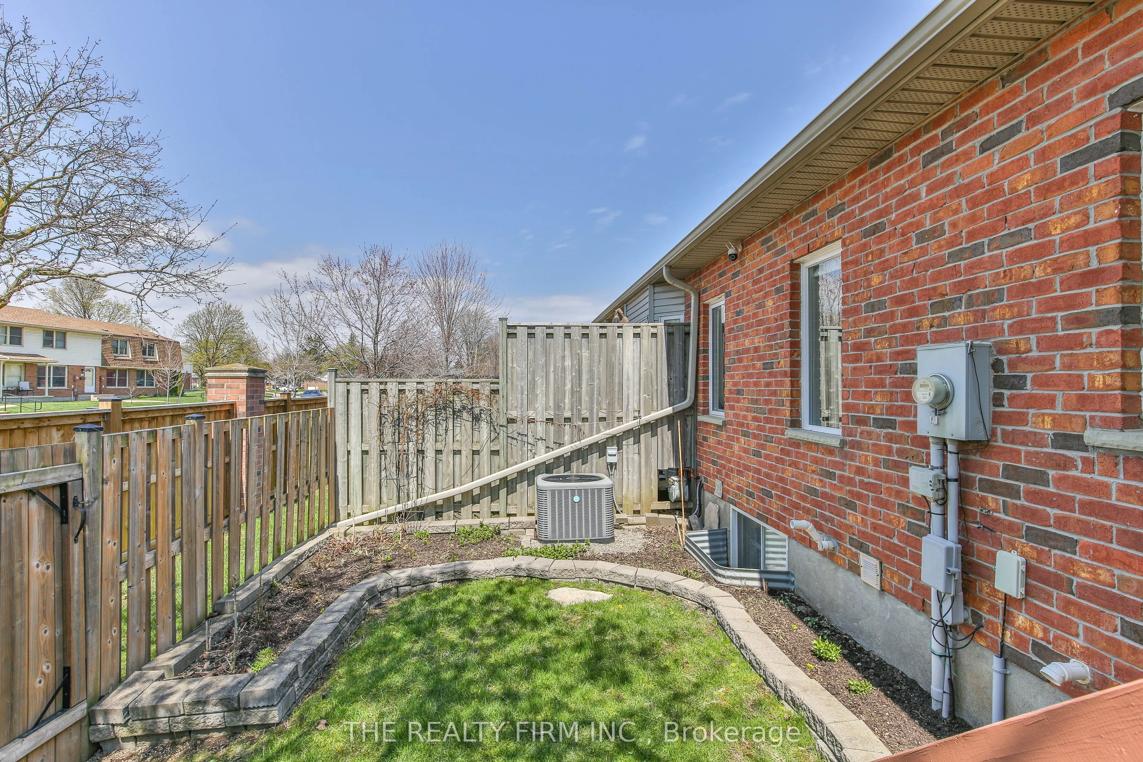 100 Stroud Crescent #11