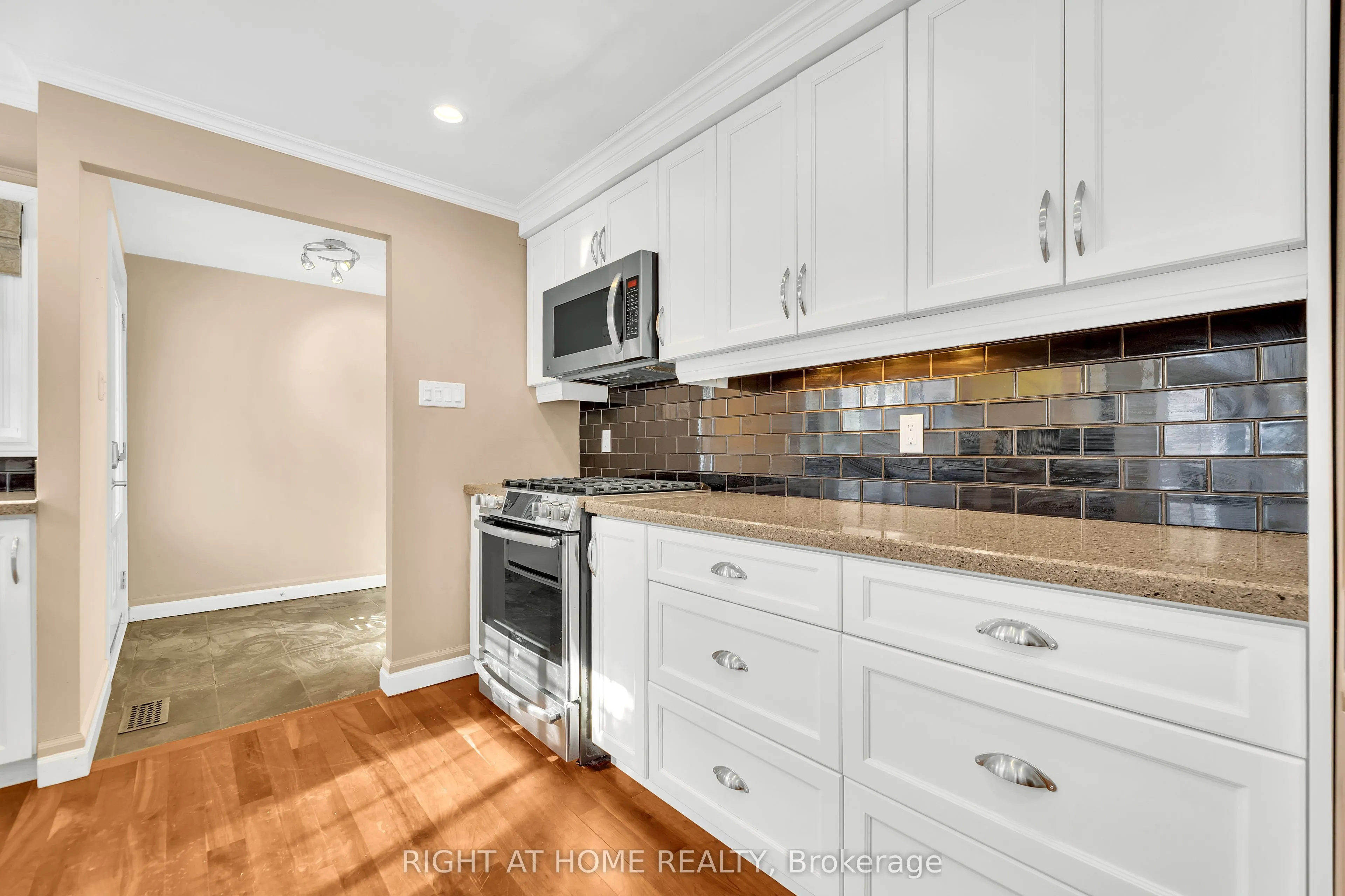 104 Woodlawn Road E #3
