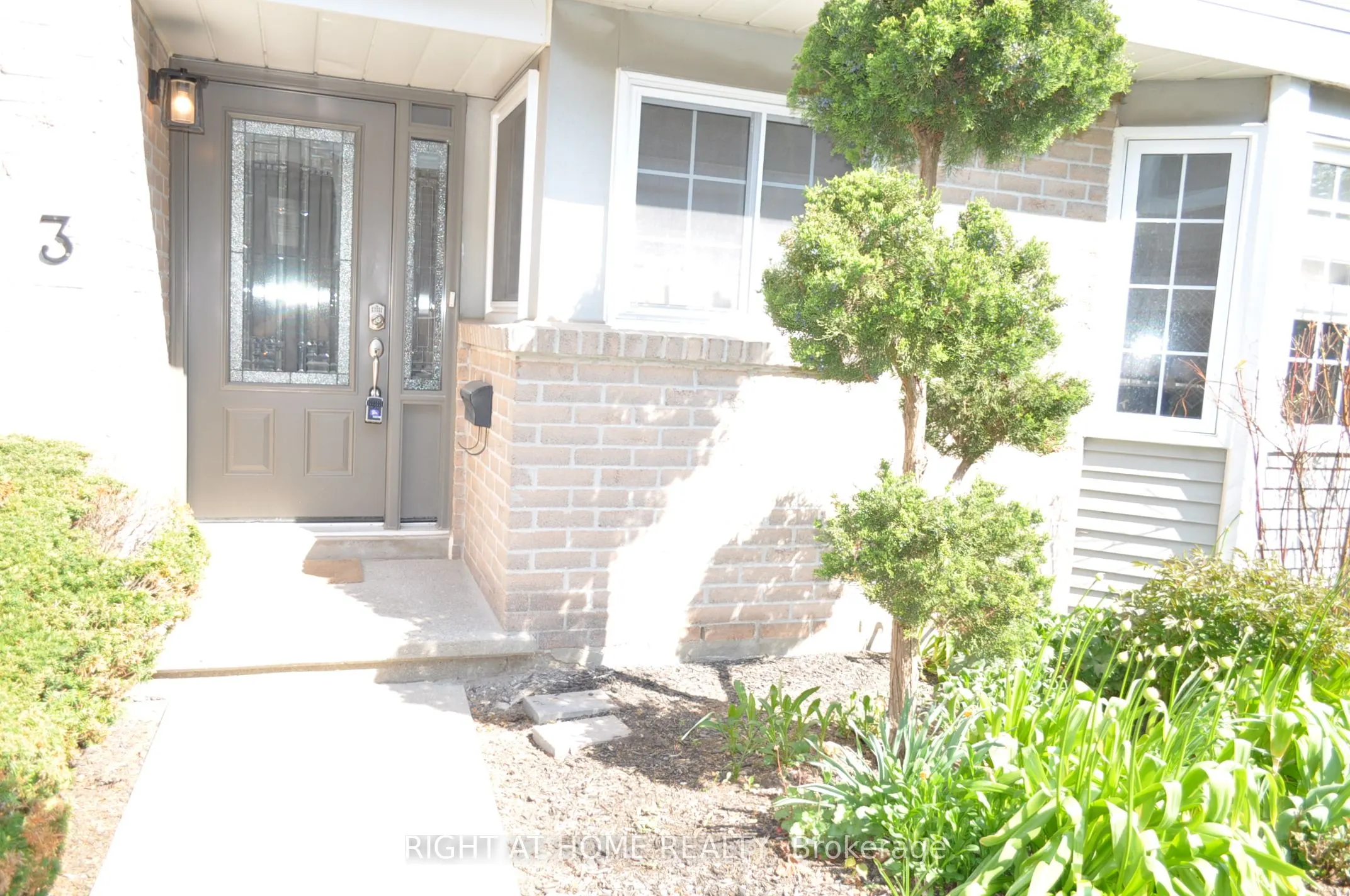 104 Woodlawn Road E #3