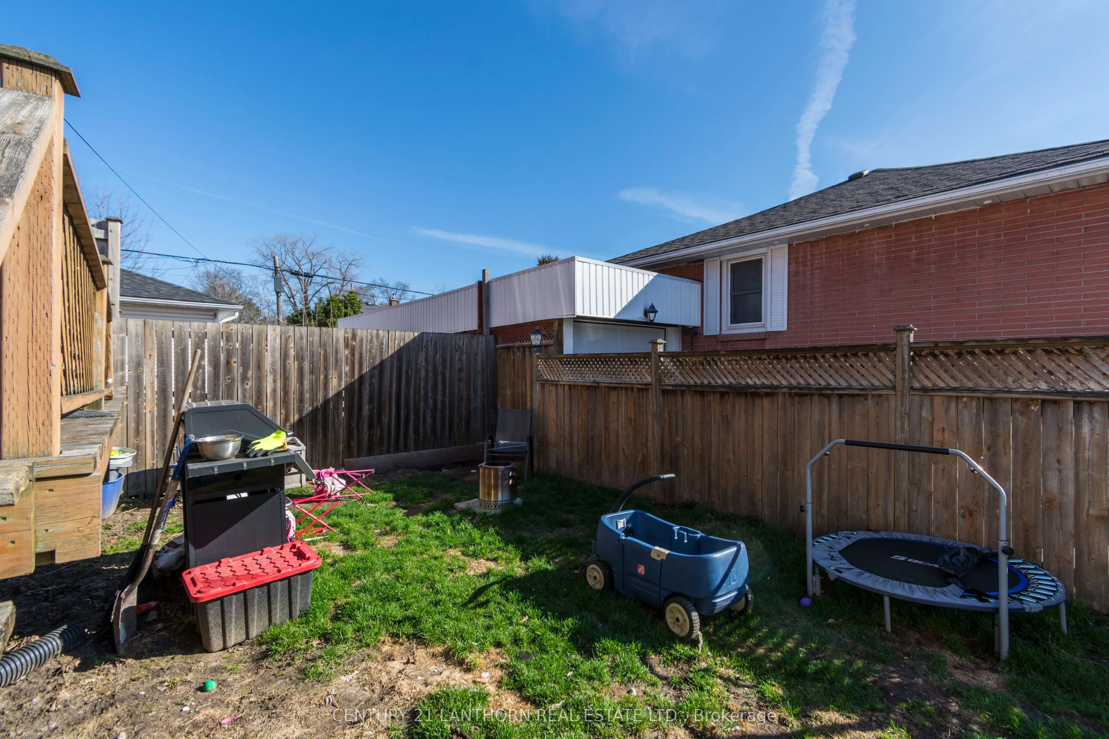1 Clarke Boulevard