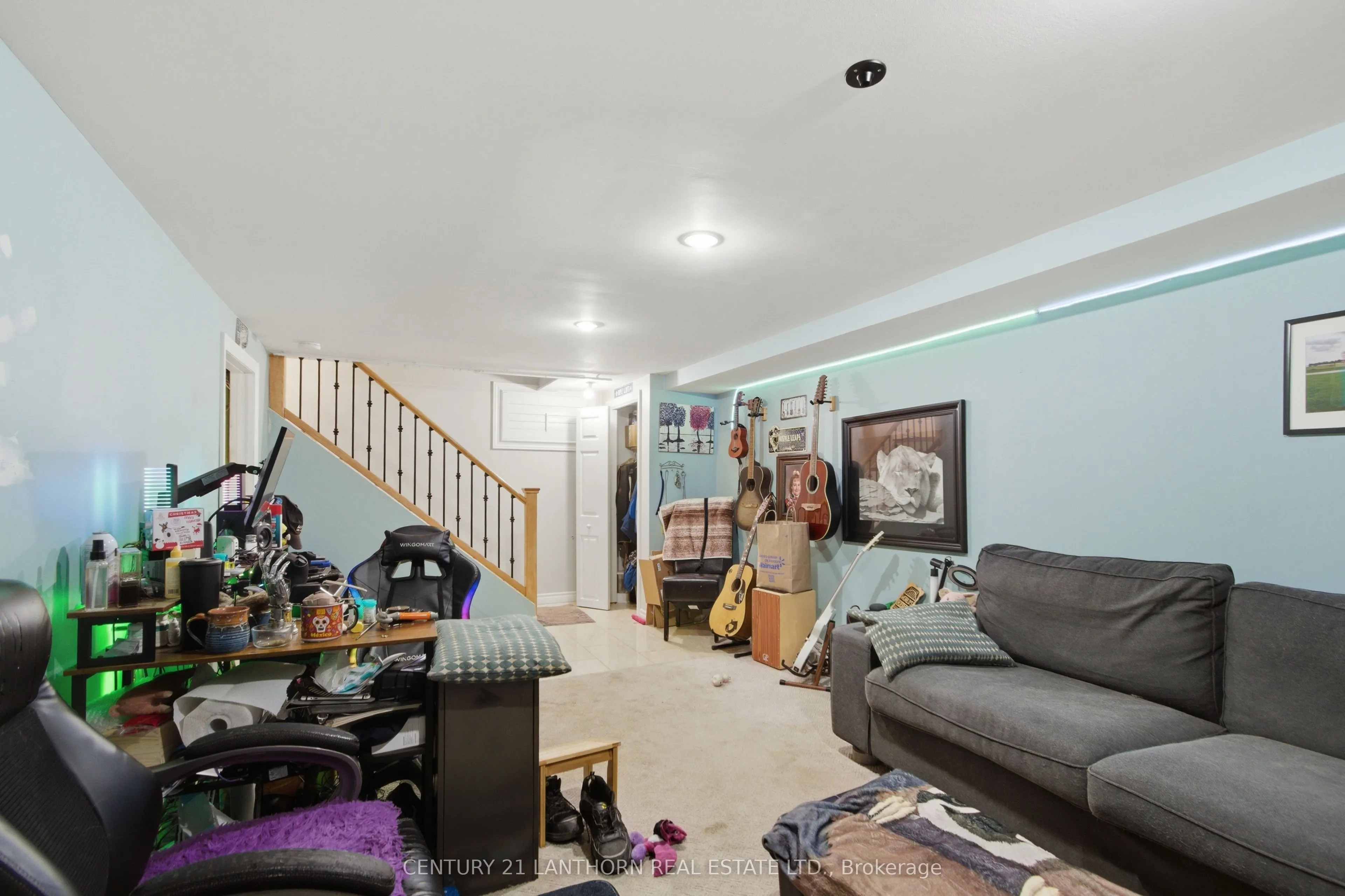 1 Clarke Boulevard