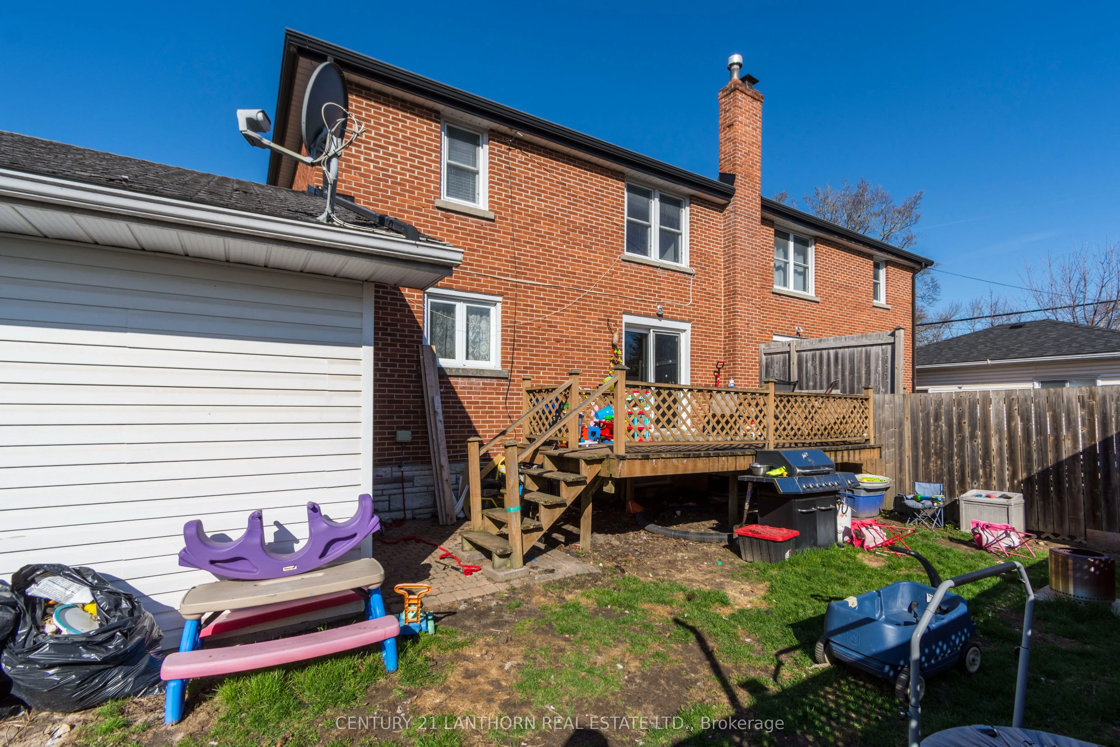 1 Clarke Boulevard