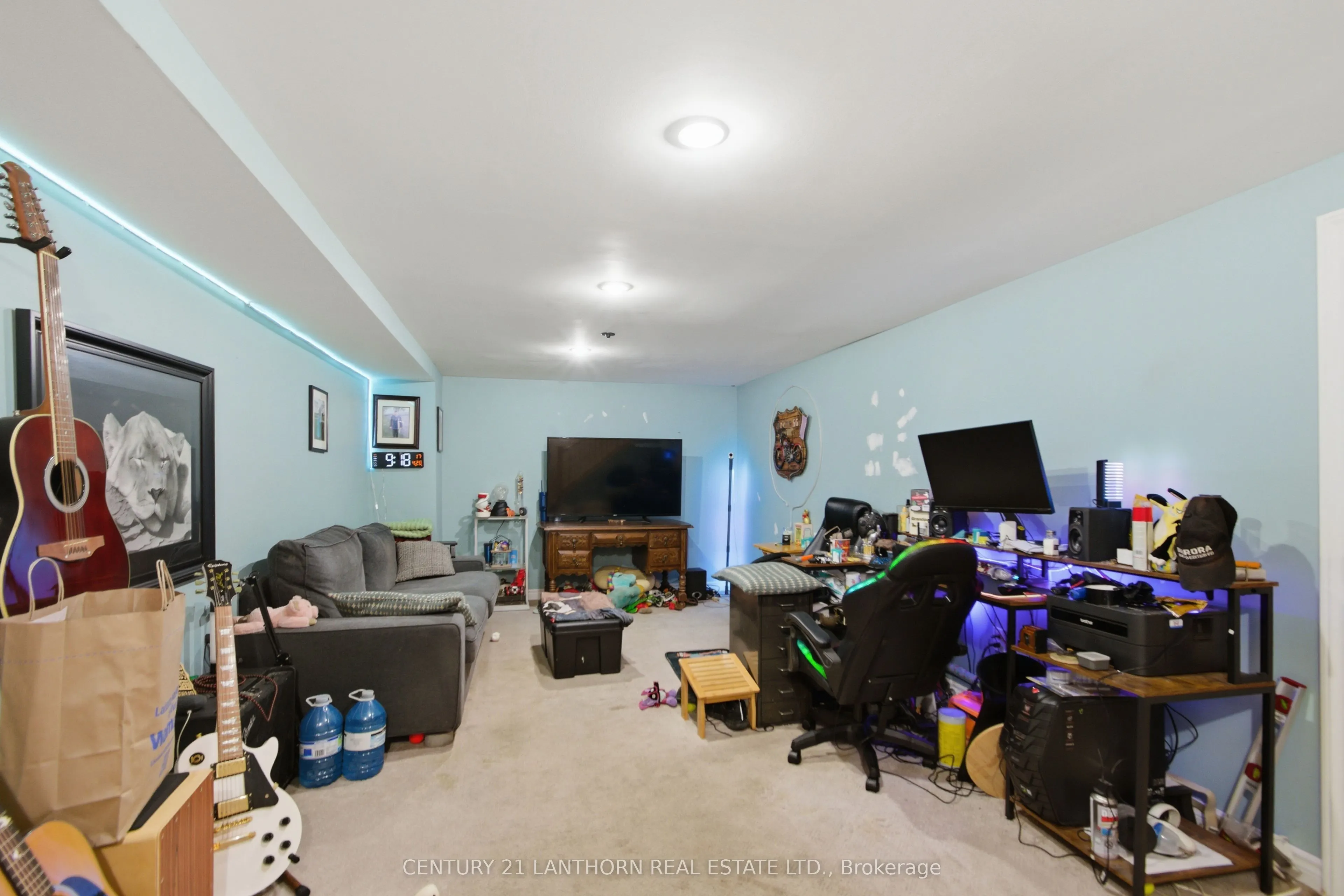 1 Clarke Boulevard