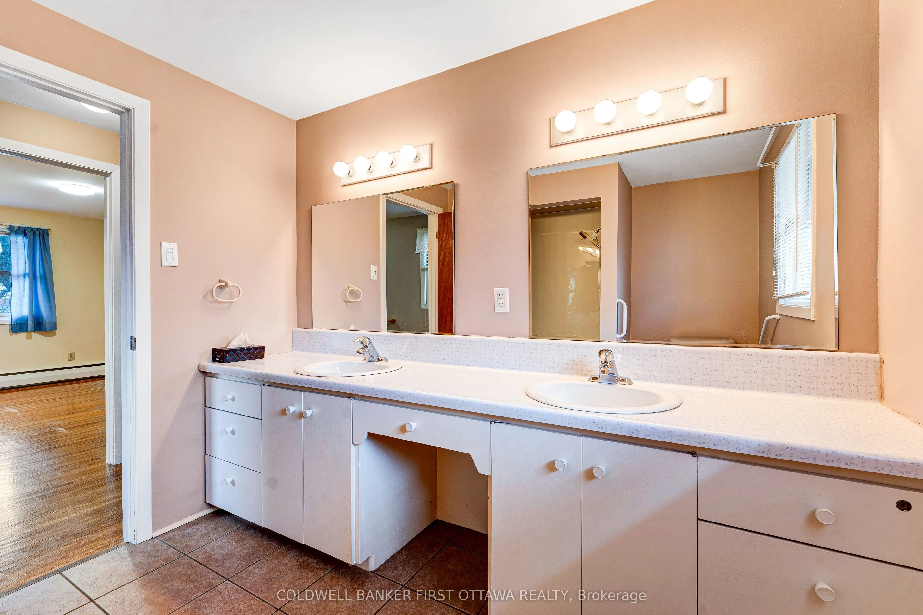 12 Glenview Crescent