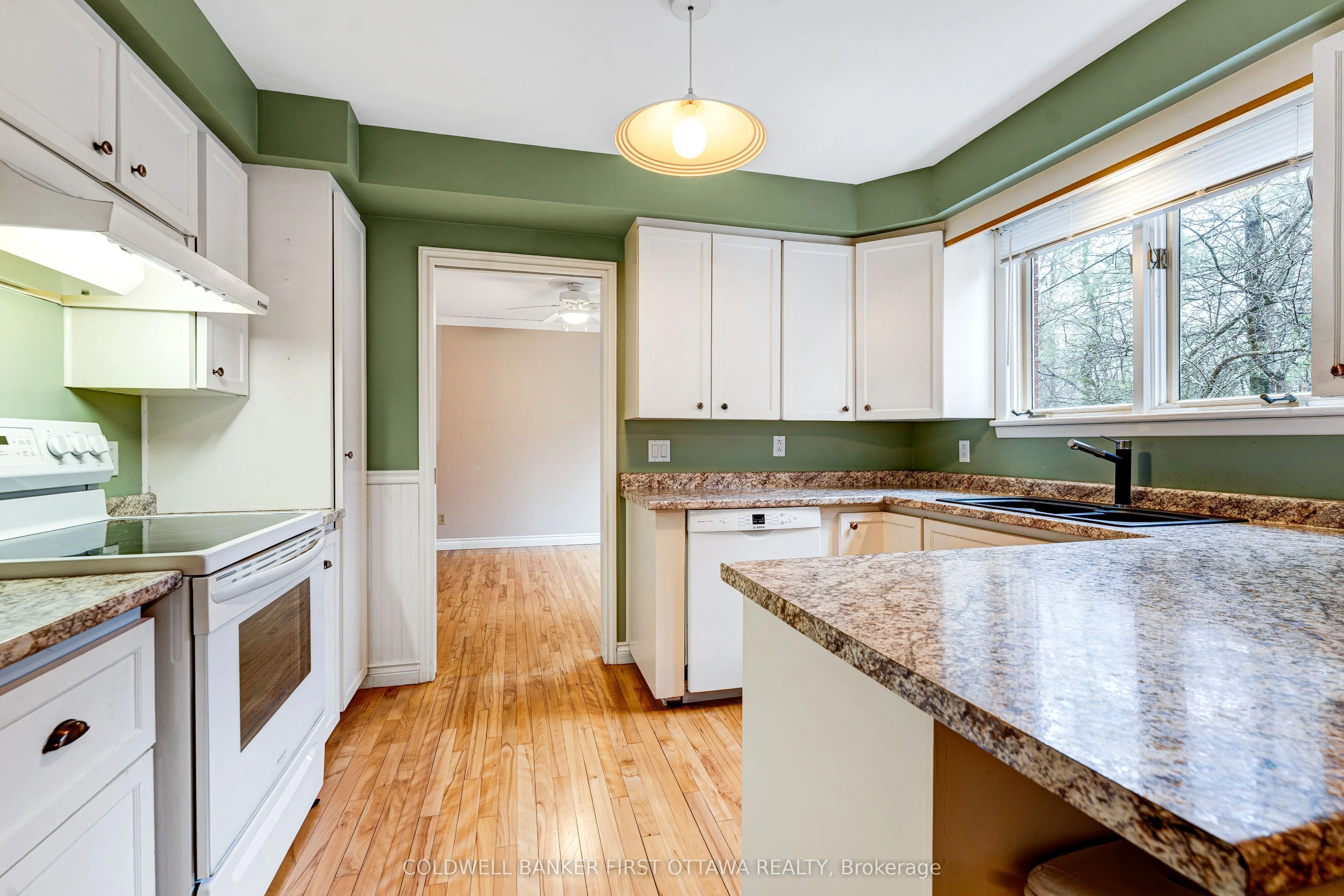 12 Glenview Crescent