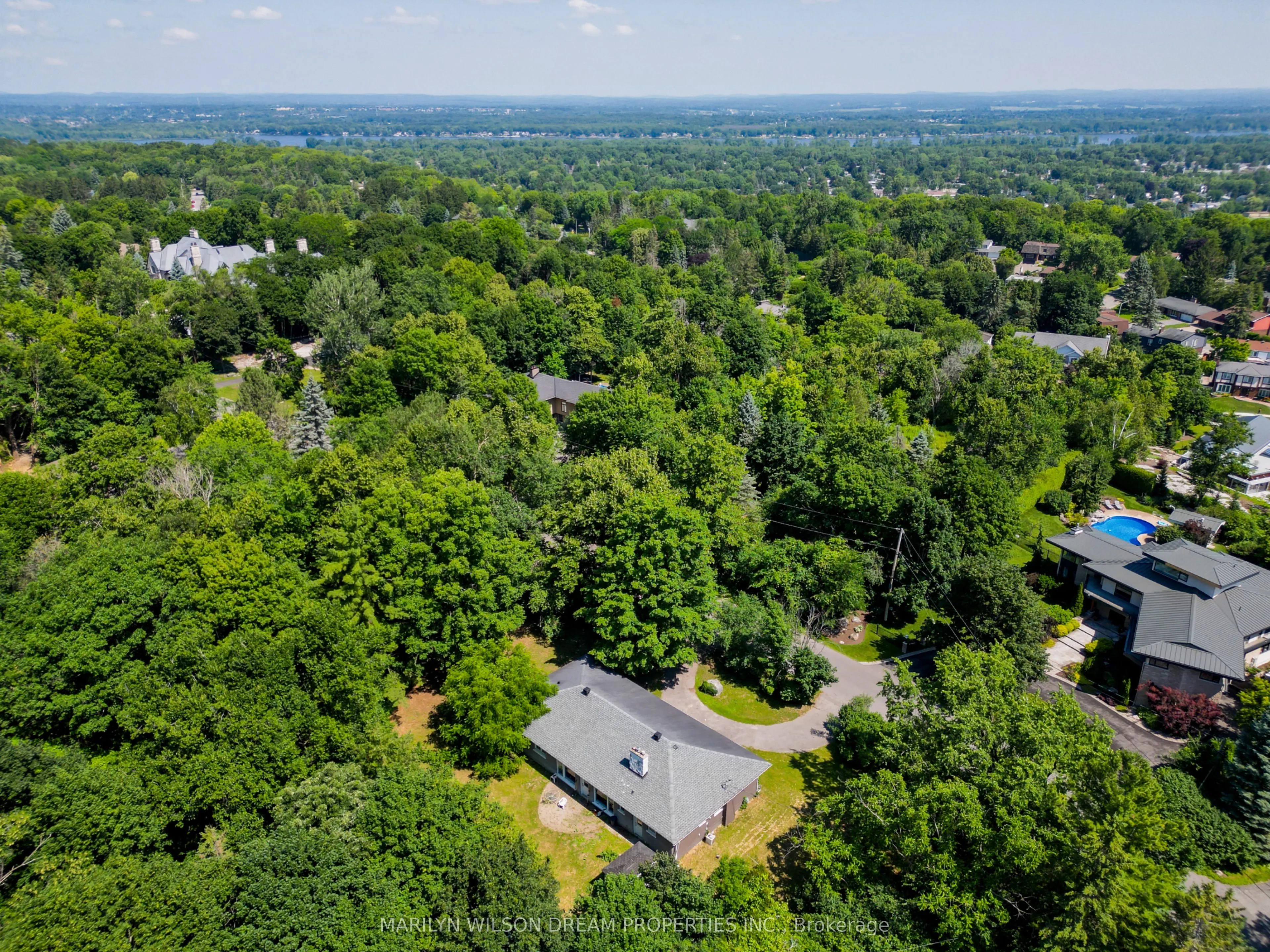 10 Cedar Road
