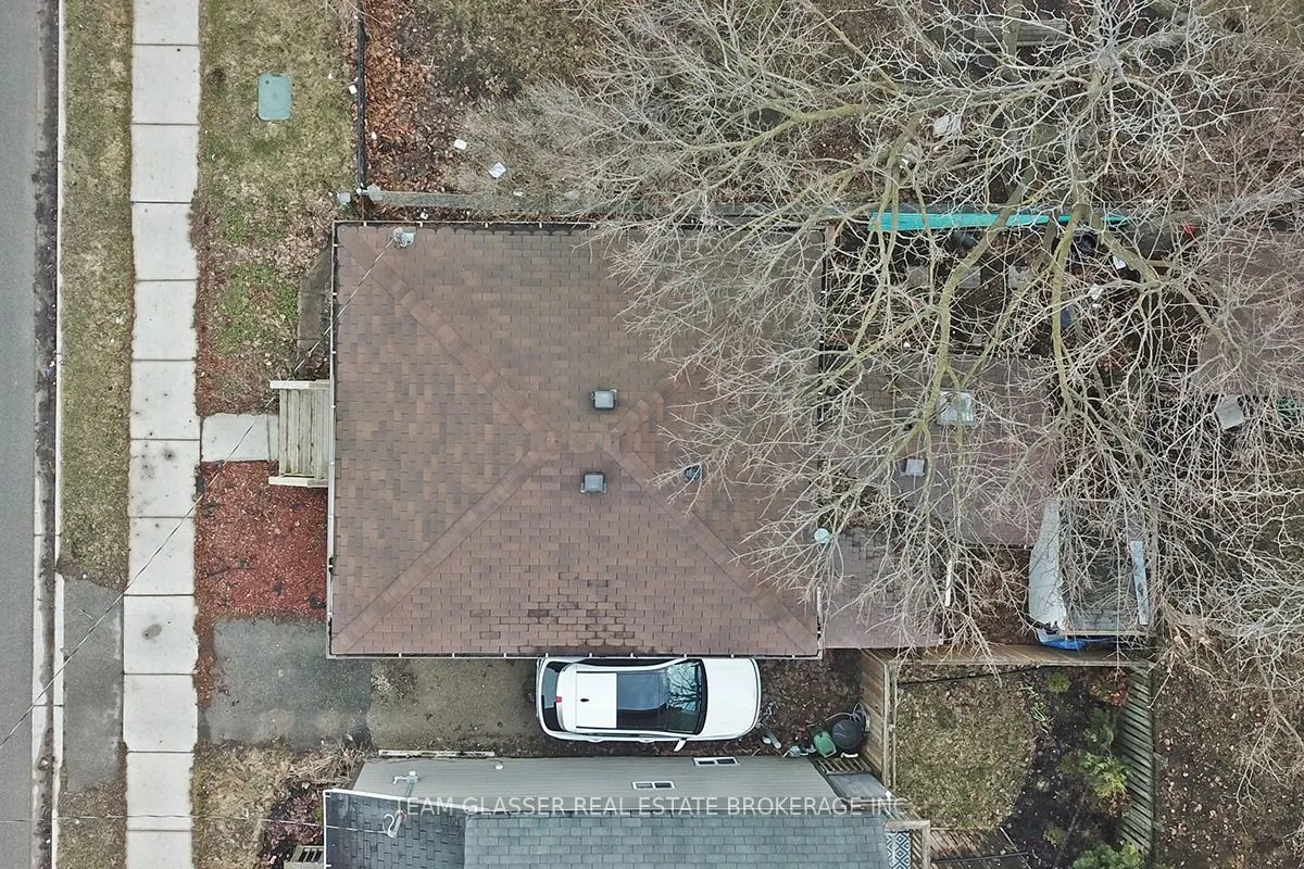 225 Simcoe Street