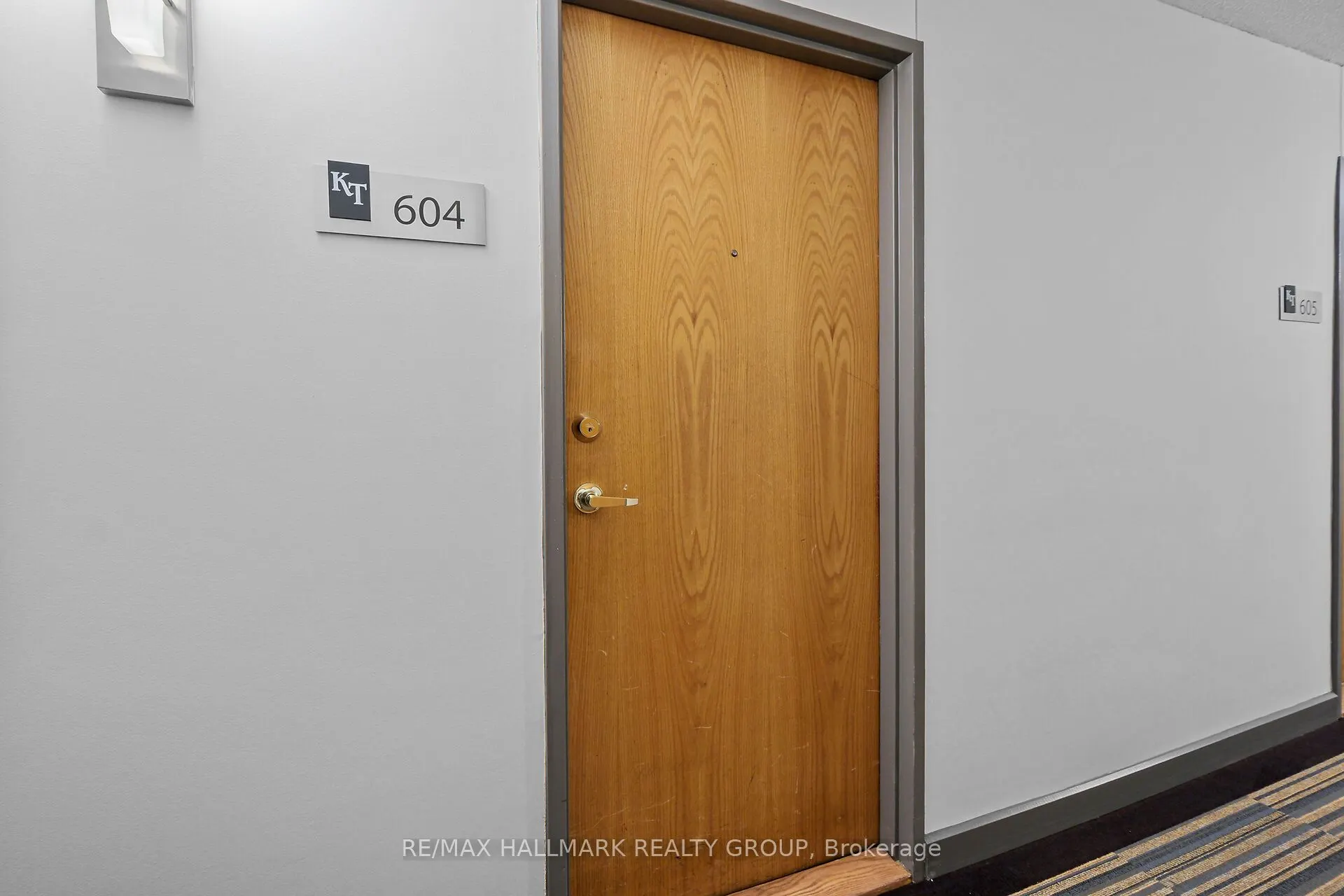 199 Kent Street #604