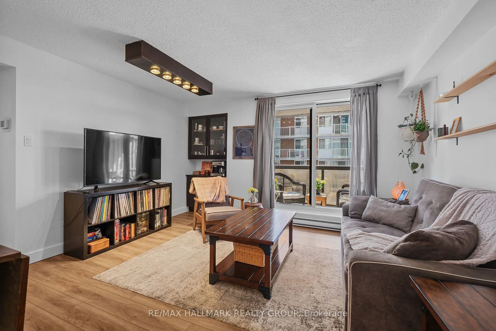199 Kent Street #604