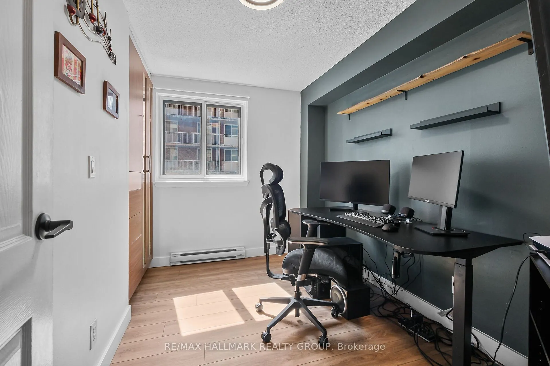 199 Kent Street #604