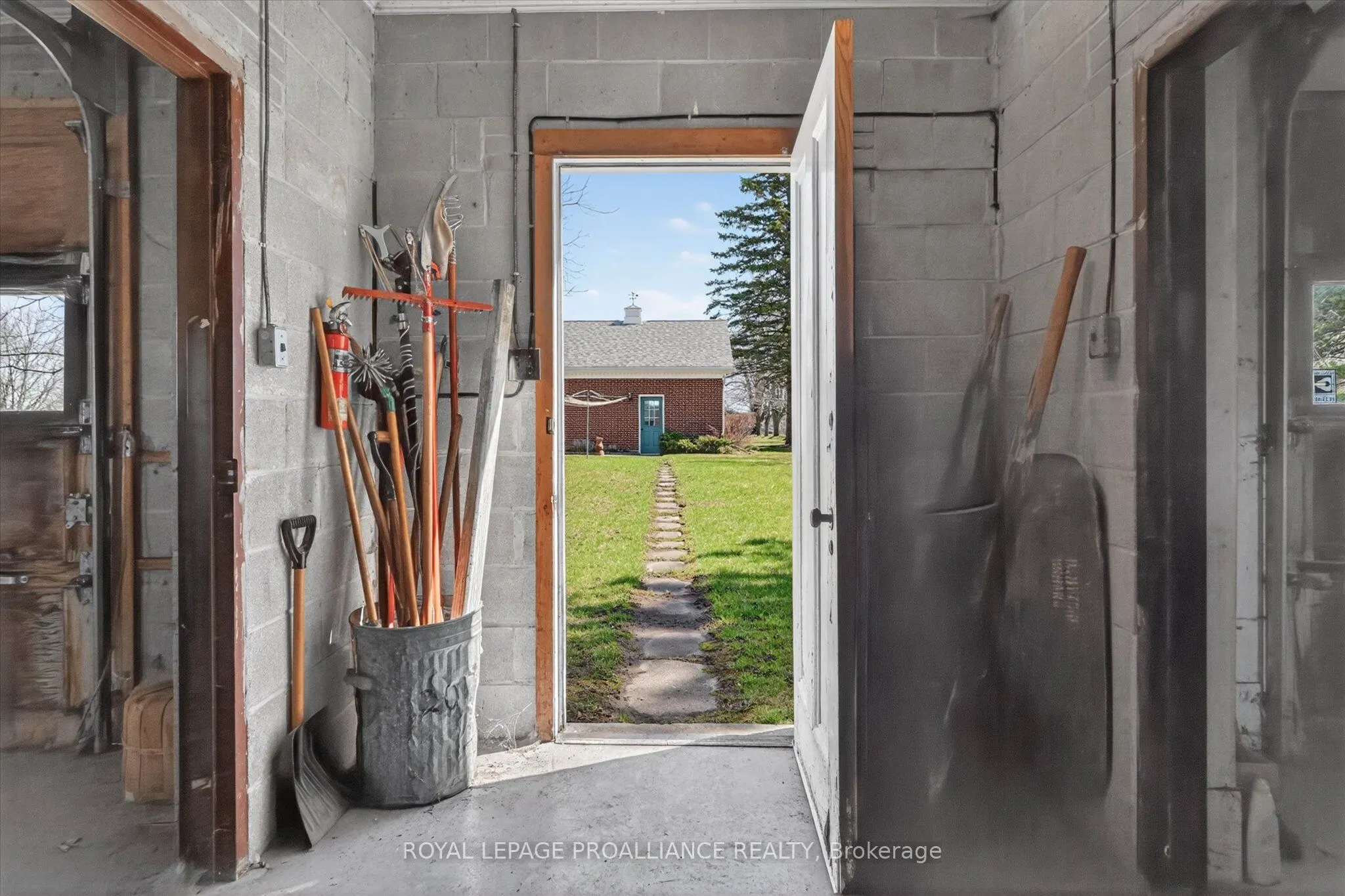 1285 Brealey Drive