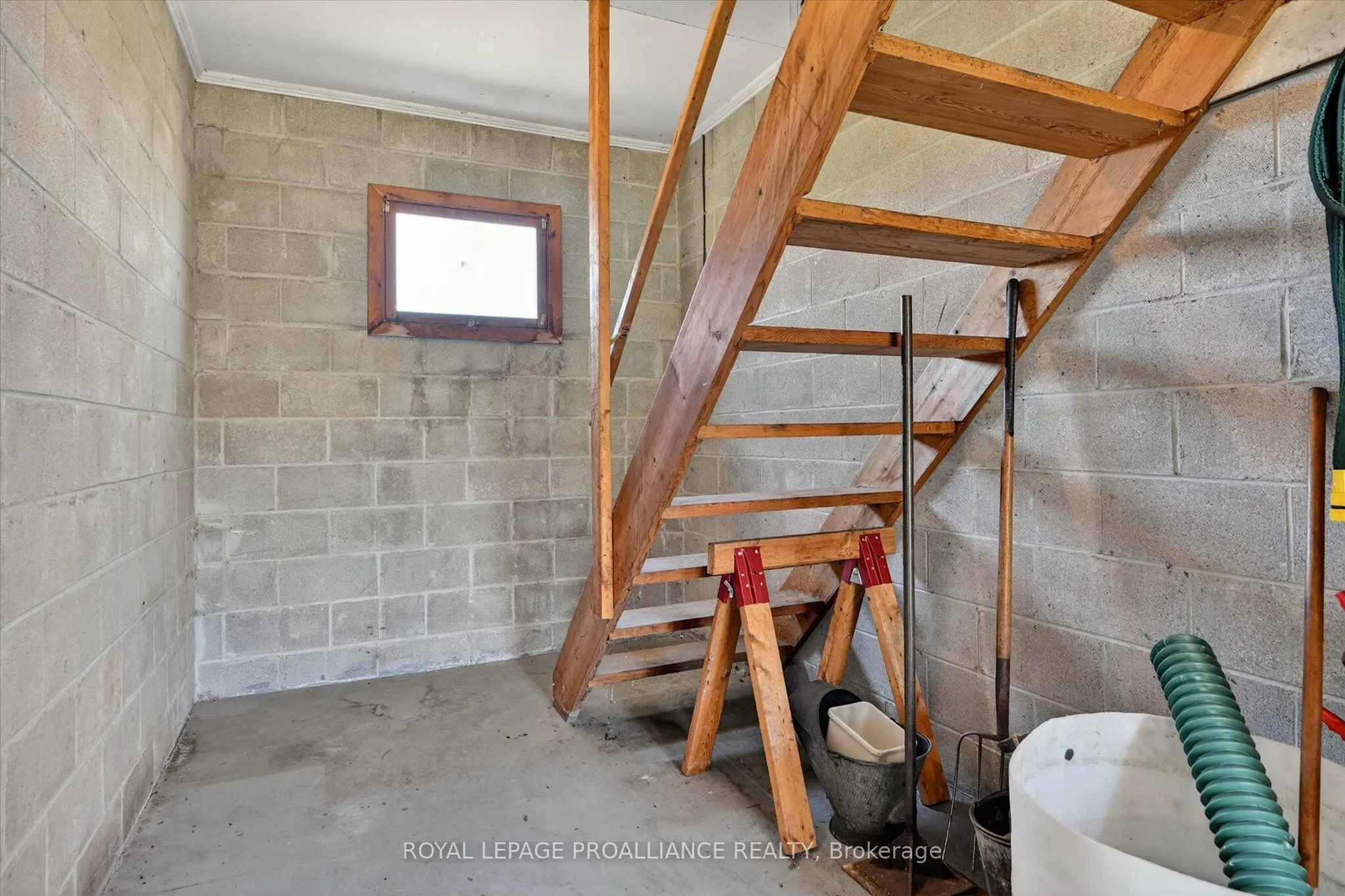 1285 Brealey Drive