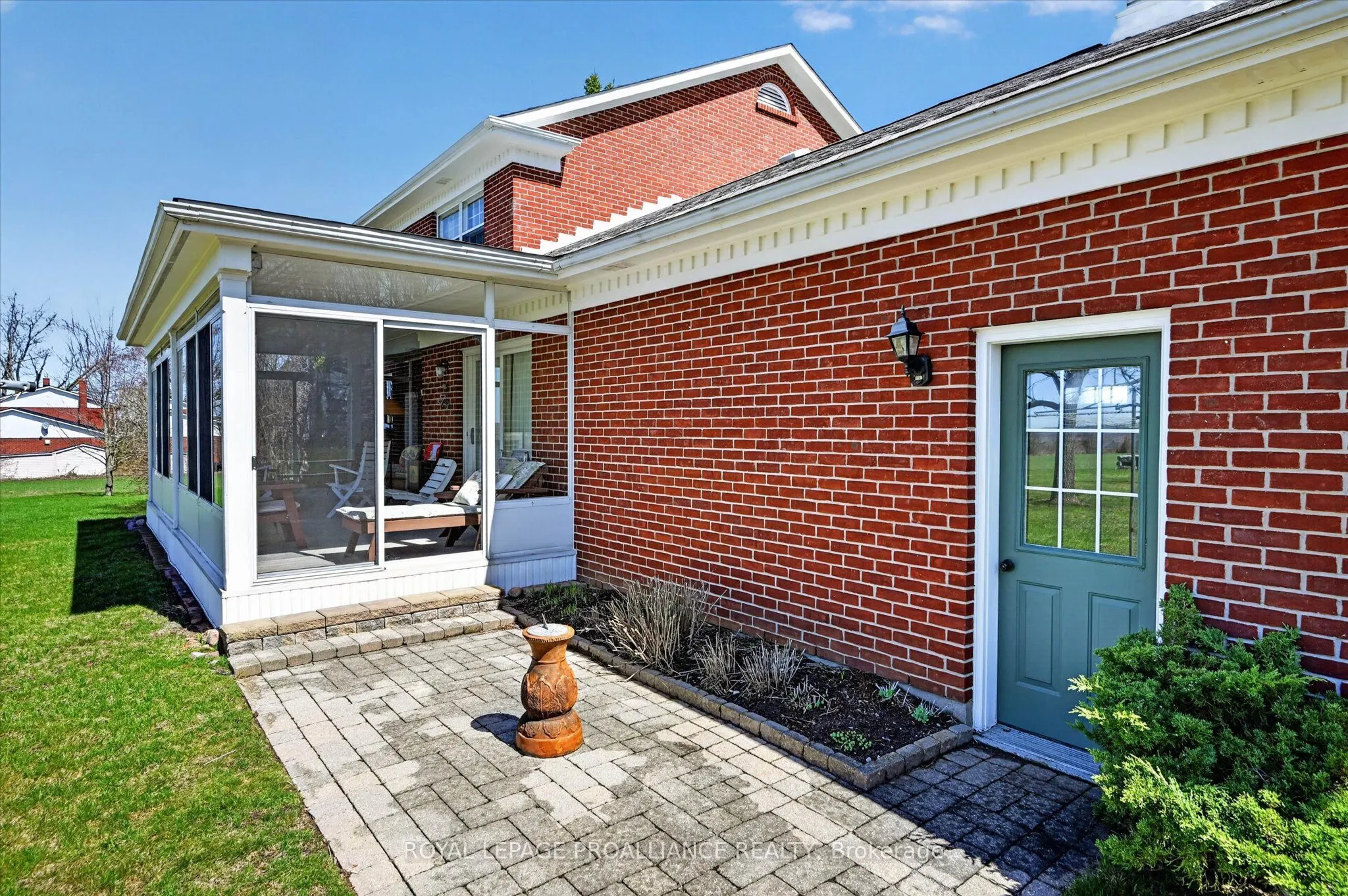1285 Brealey Drive
