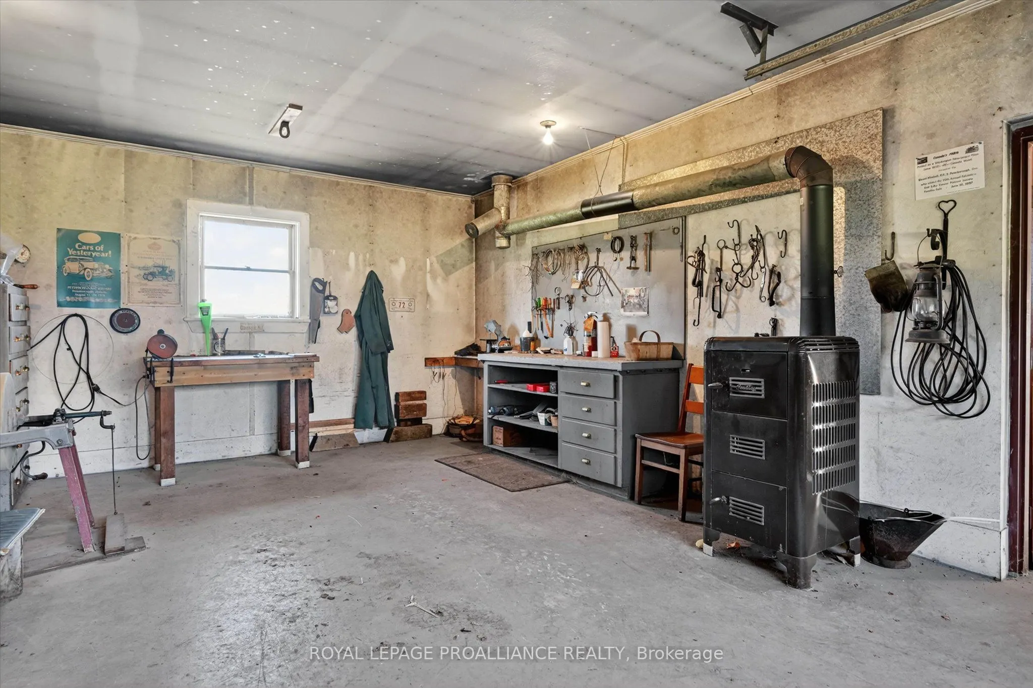 1285 Brealey Drive