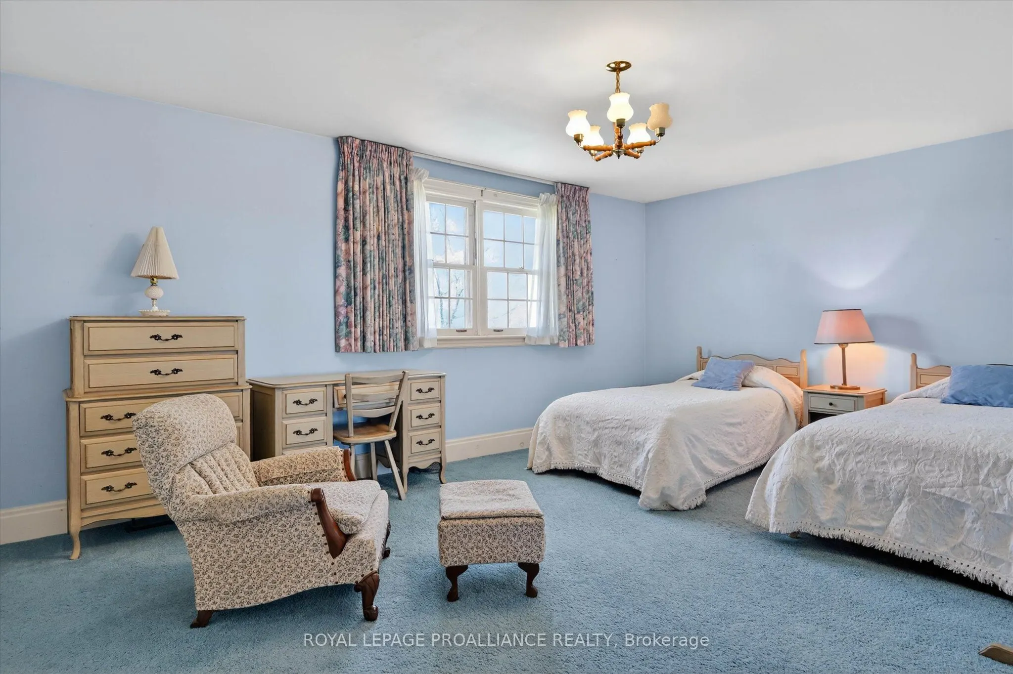 1285 Brealey Drive