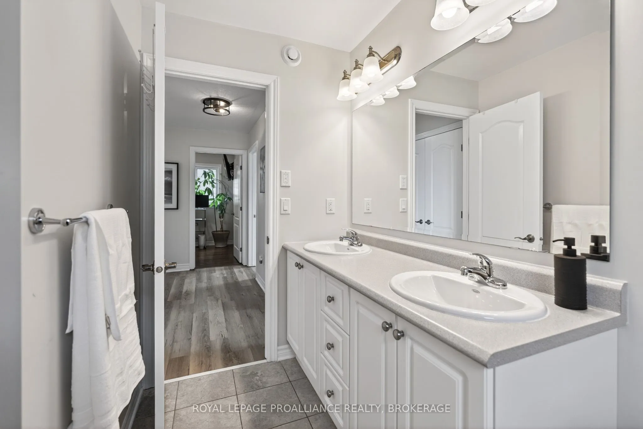 1153 Escala Crescent