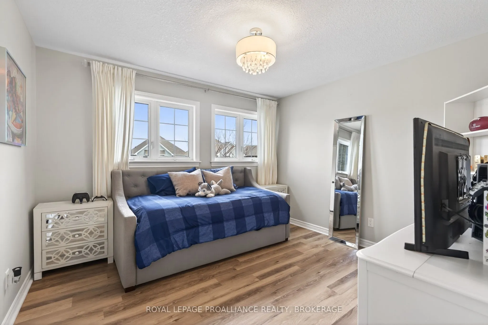 1153 Escala Crescent