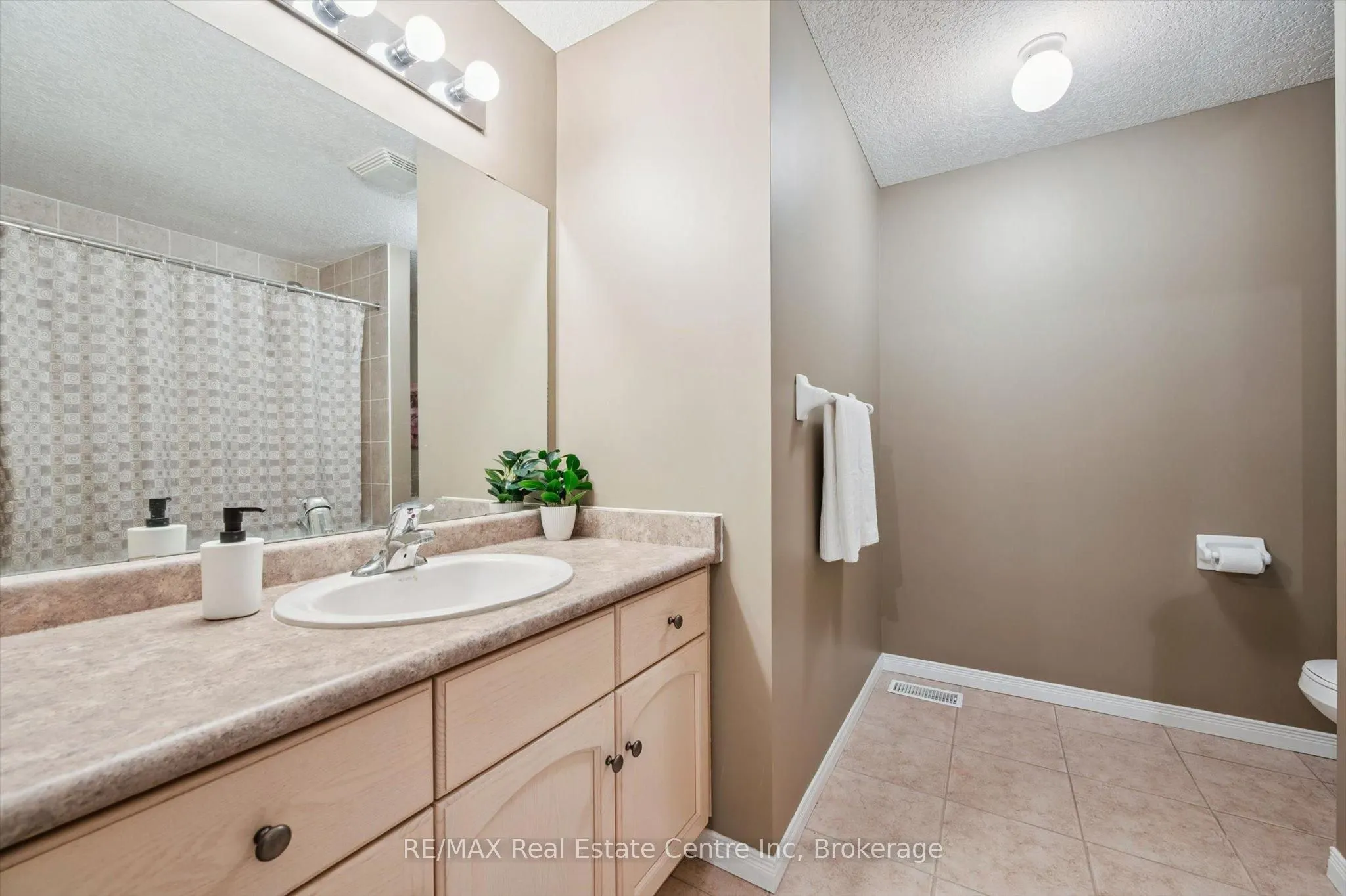 210 DAWN Avenue #38