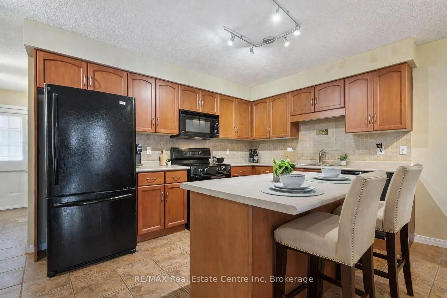 210 DAWN Avenue #38