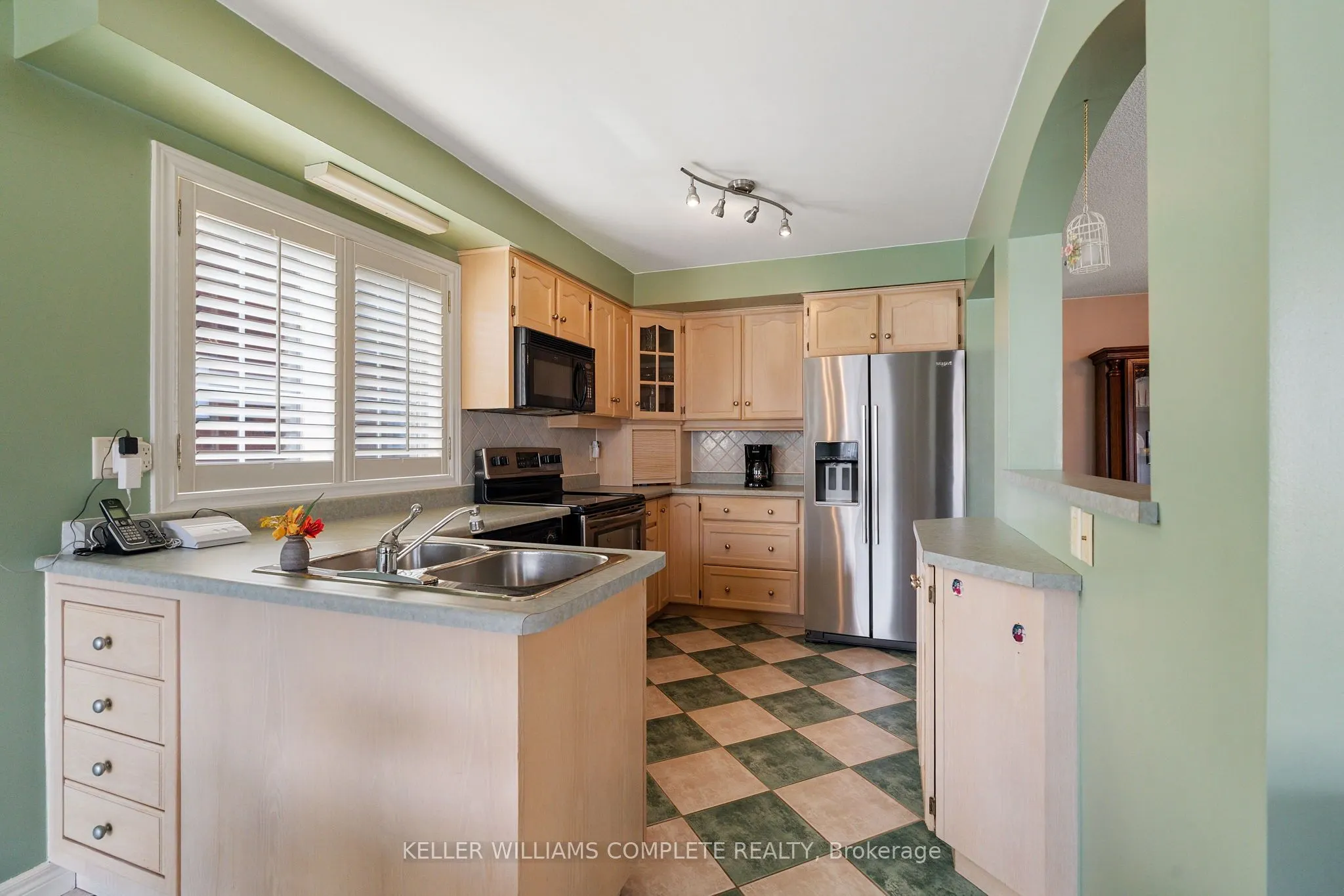 85 Edgewater Drive #10