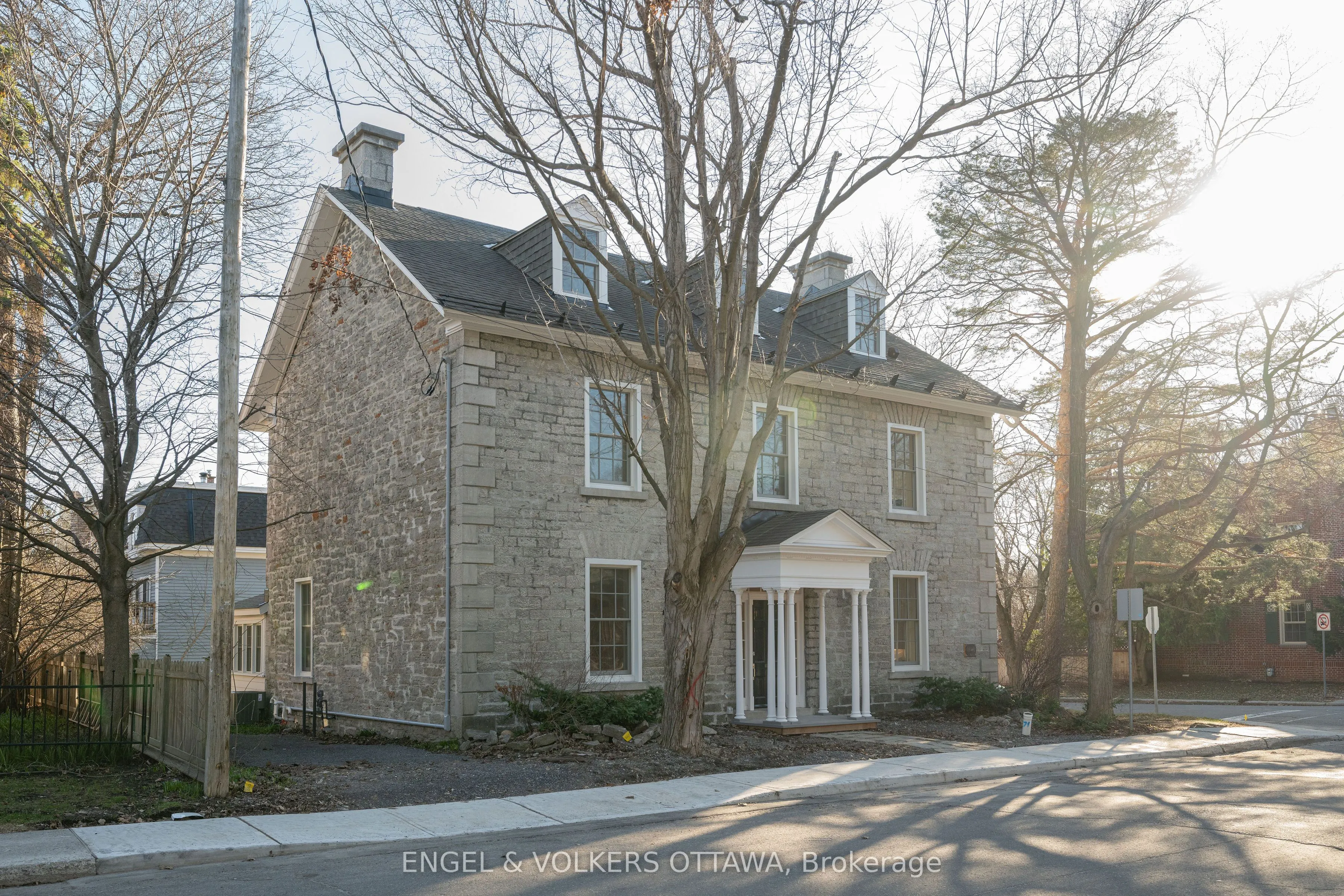 35 MacKay Street